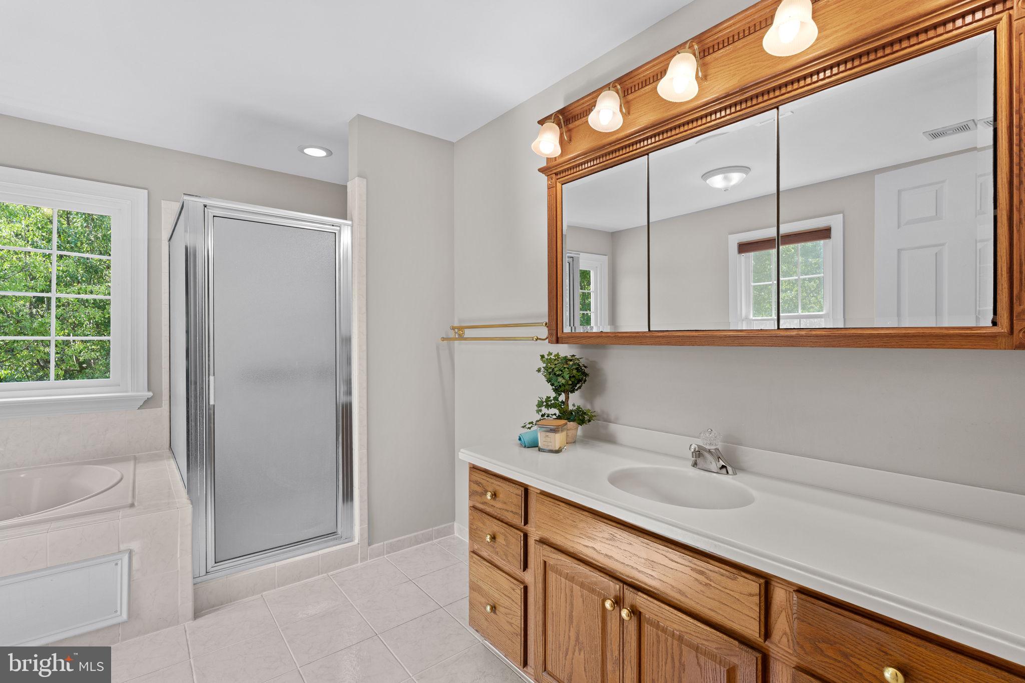 SHELTER LAKES - Residential