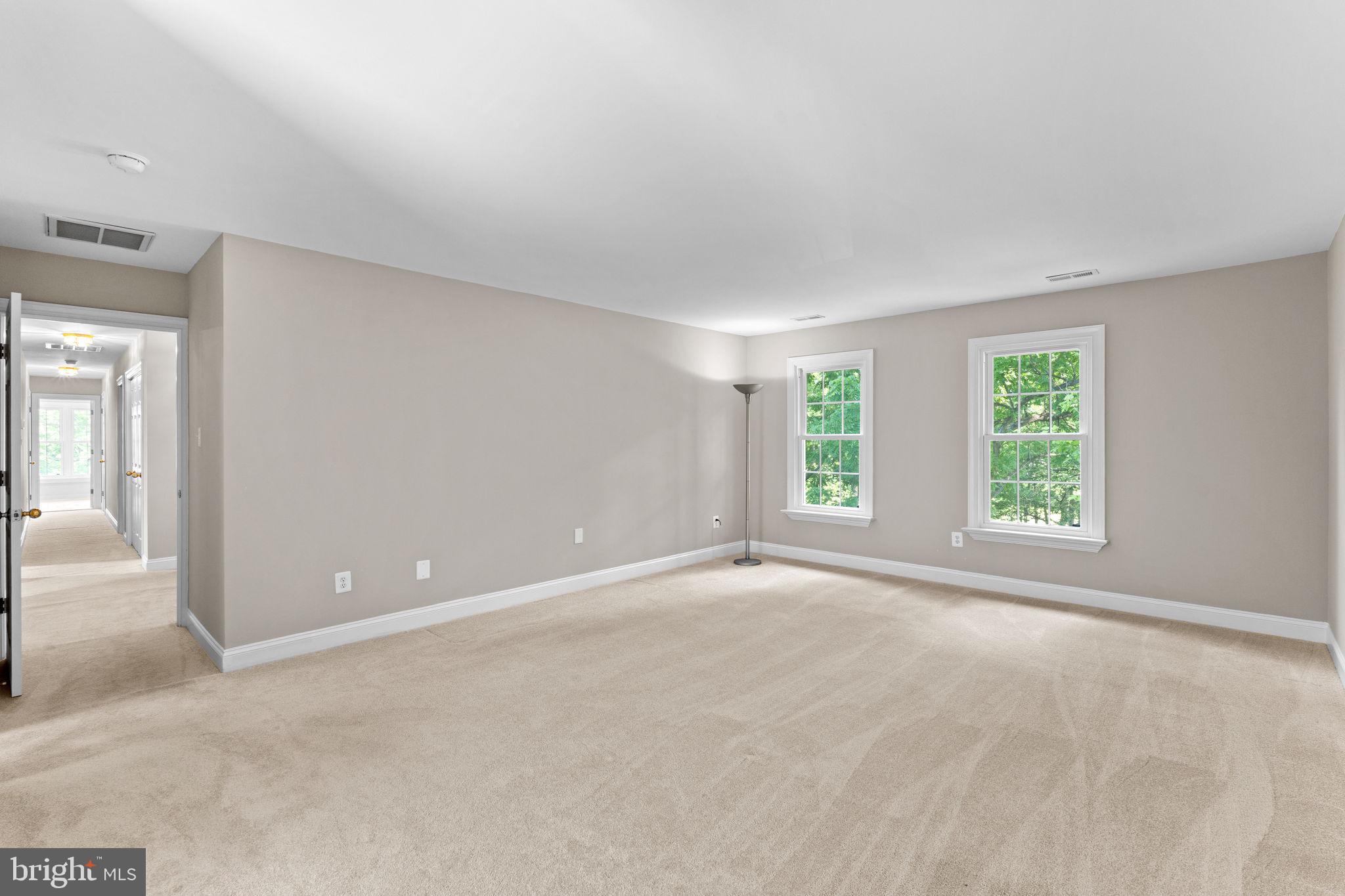 SHELTER LAKES - Residential