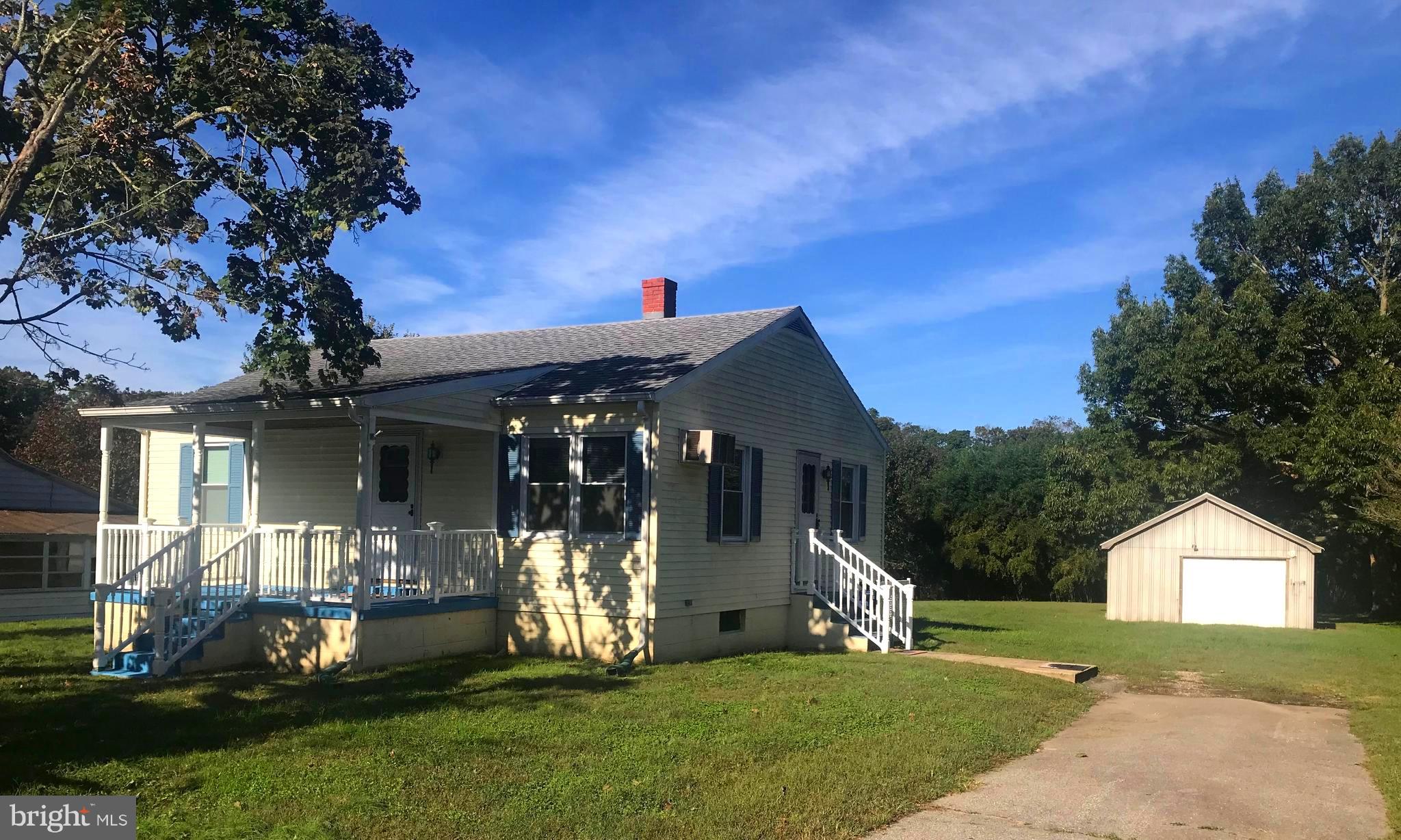 Come check out this adorable 2 bed 1 bath house.  Nothing to do to but move in!  Recently remodeled. Nice relaxing front porch, Cute Kitchen which leads to large level lot and a detached Garage.  2 nice size bedrooms, and bath with laundry.  Downtown offers restaurants and shopping. Within minutes to Bay Bridge.