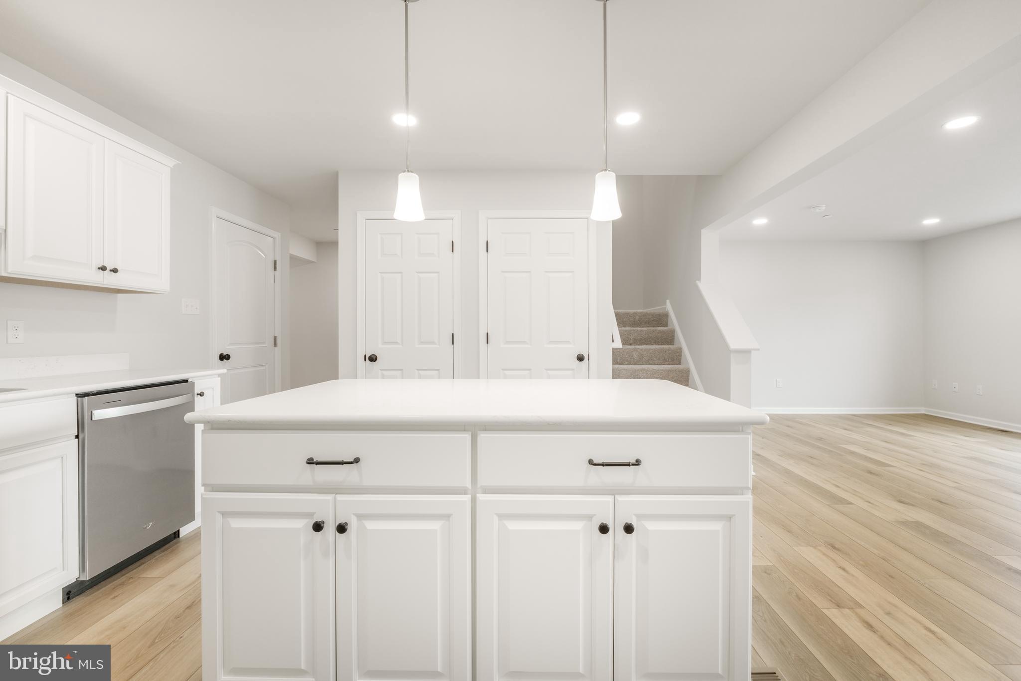 GRAYS POINTE - Residential