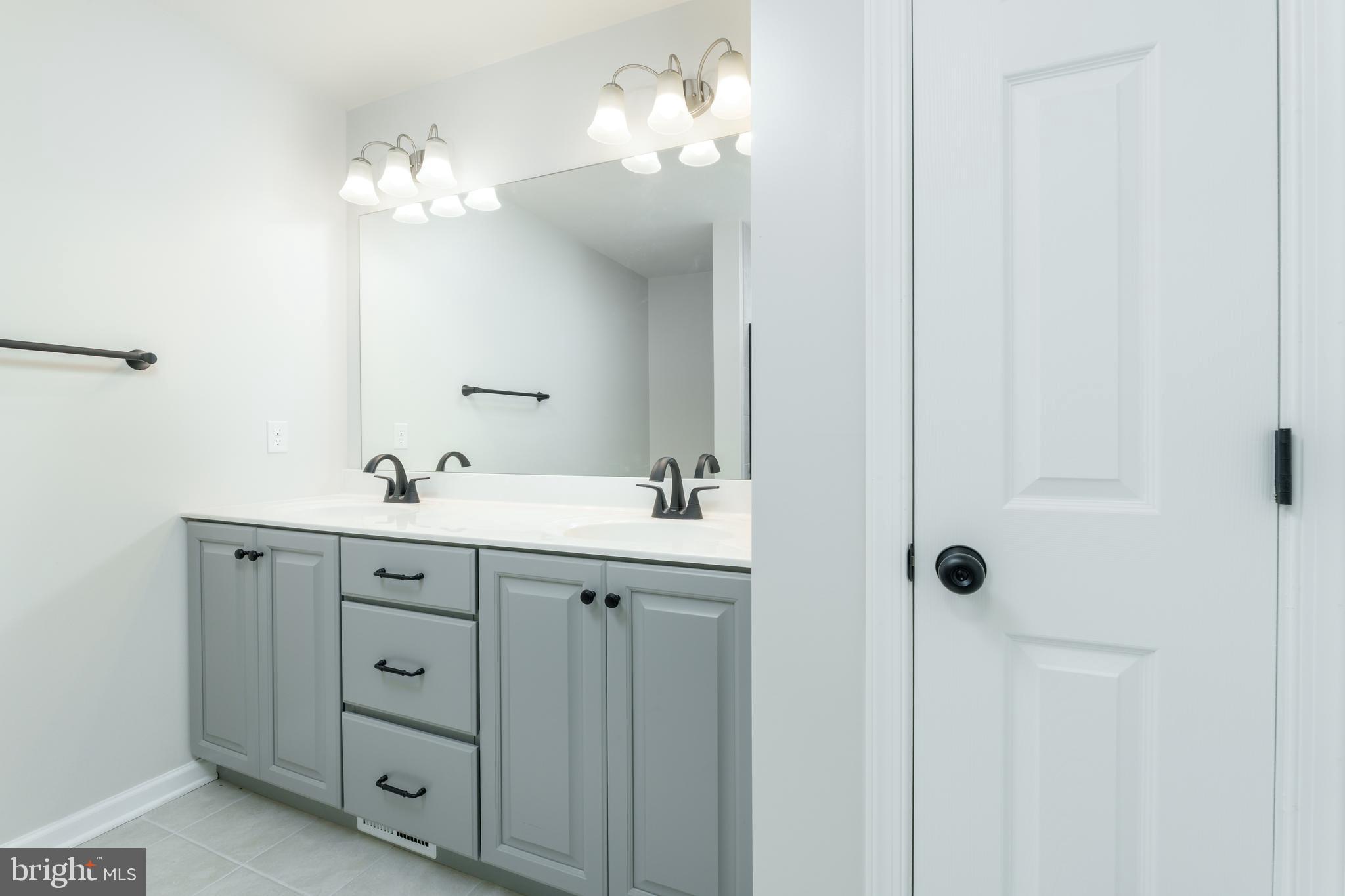 GRAYS POINTE - Residential
