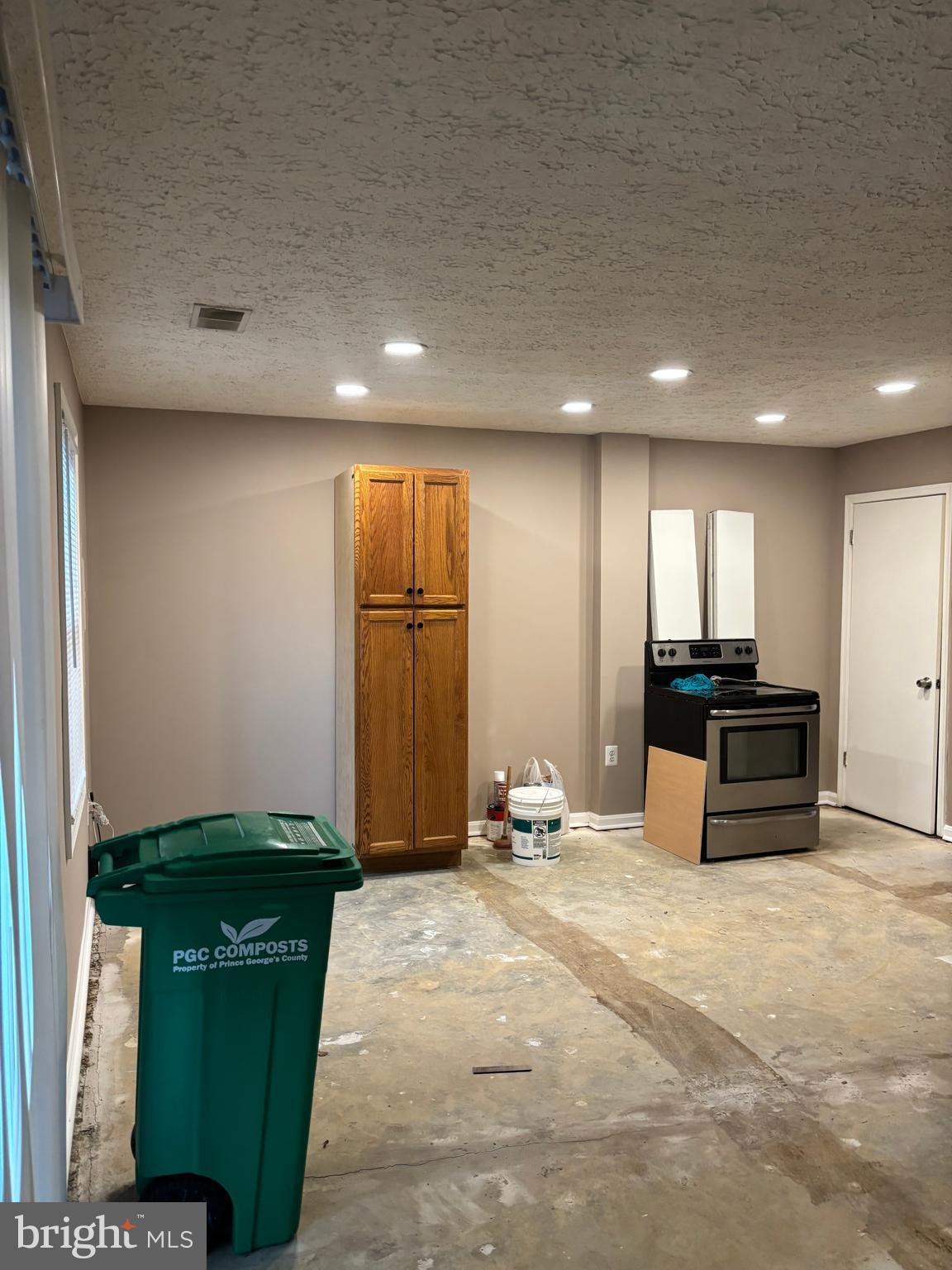 HILLCREST TOWNE - Residential