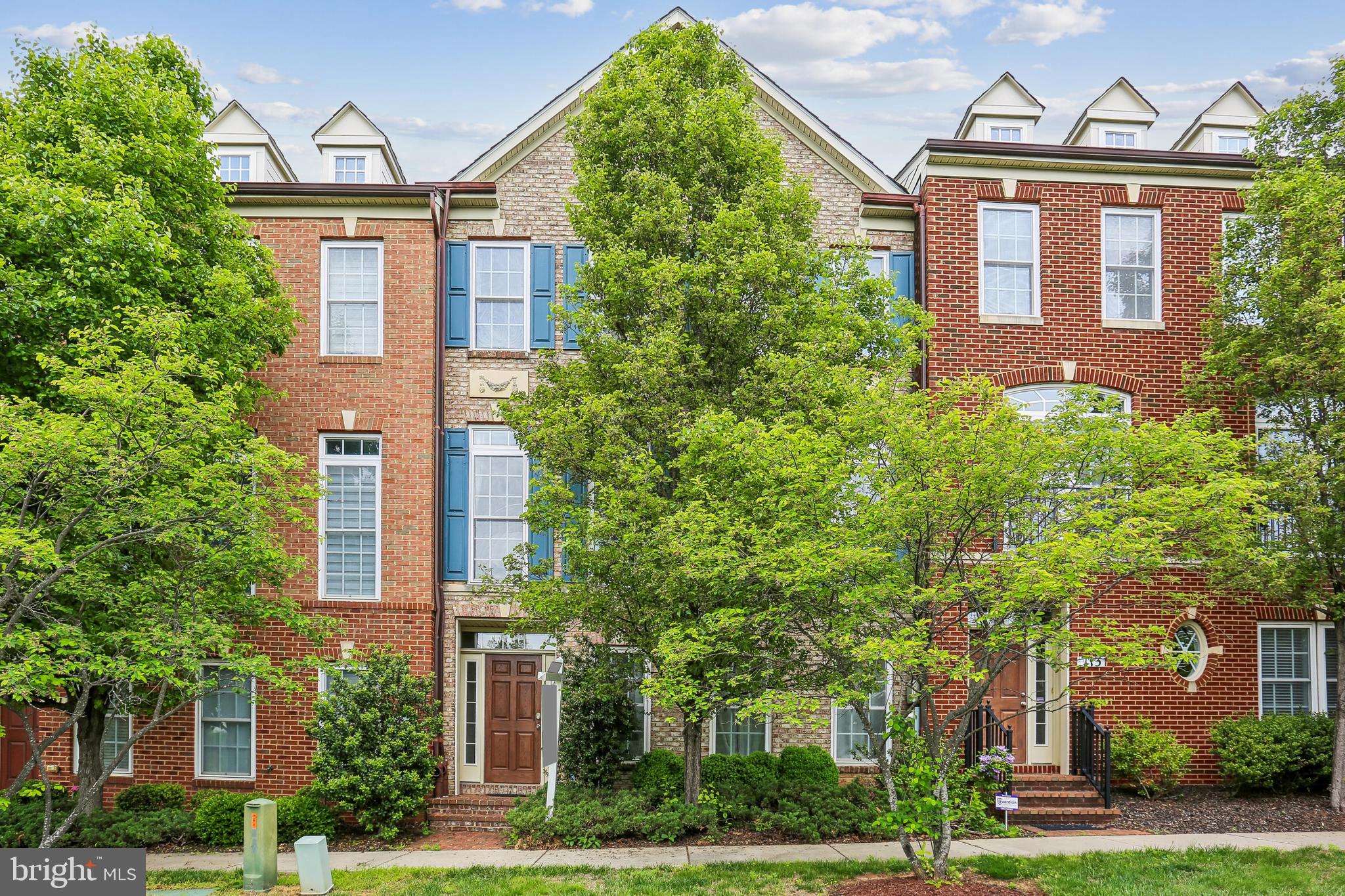 CROWN POINTE - Residential