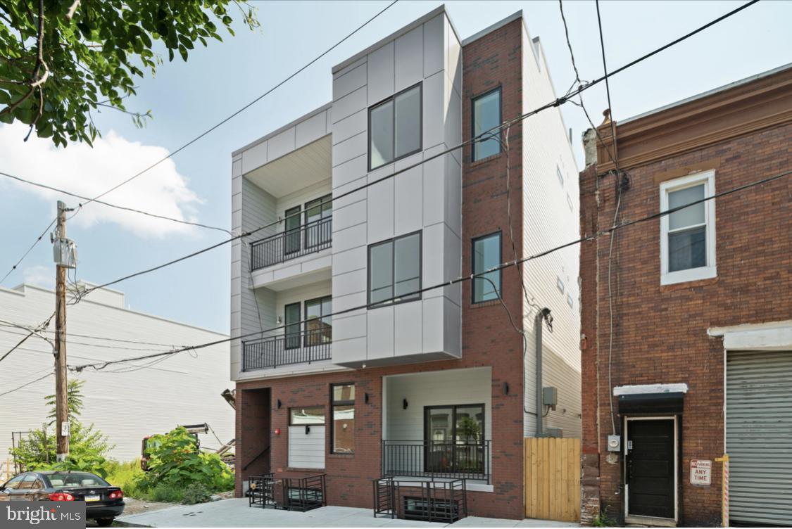 BRAND NEW CONSTRUCTION APARTMENT IN BOOMING BREWERYTOWN!!! This 2 bed/1 bath unit has hardwood floors throughout,  modern finishes and stainless steel appliances. Kitchen has beautiful cabinets in a modern color and finish along with white quartz countertops. Each bedroom has large closets plus it's own bathroom for maximum privacy and comfort. Enjoy the convenience and easy access to public transportation and major highways as well as beautiful parks and green space. This is the most desirable part of Brewerytown with tons of restaurants, bars and stores located close by and within walking distance. Be the first to live in this fresh unit and enjoy all it has to offer!