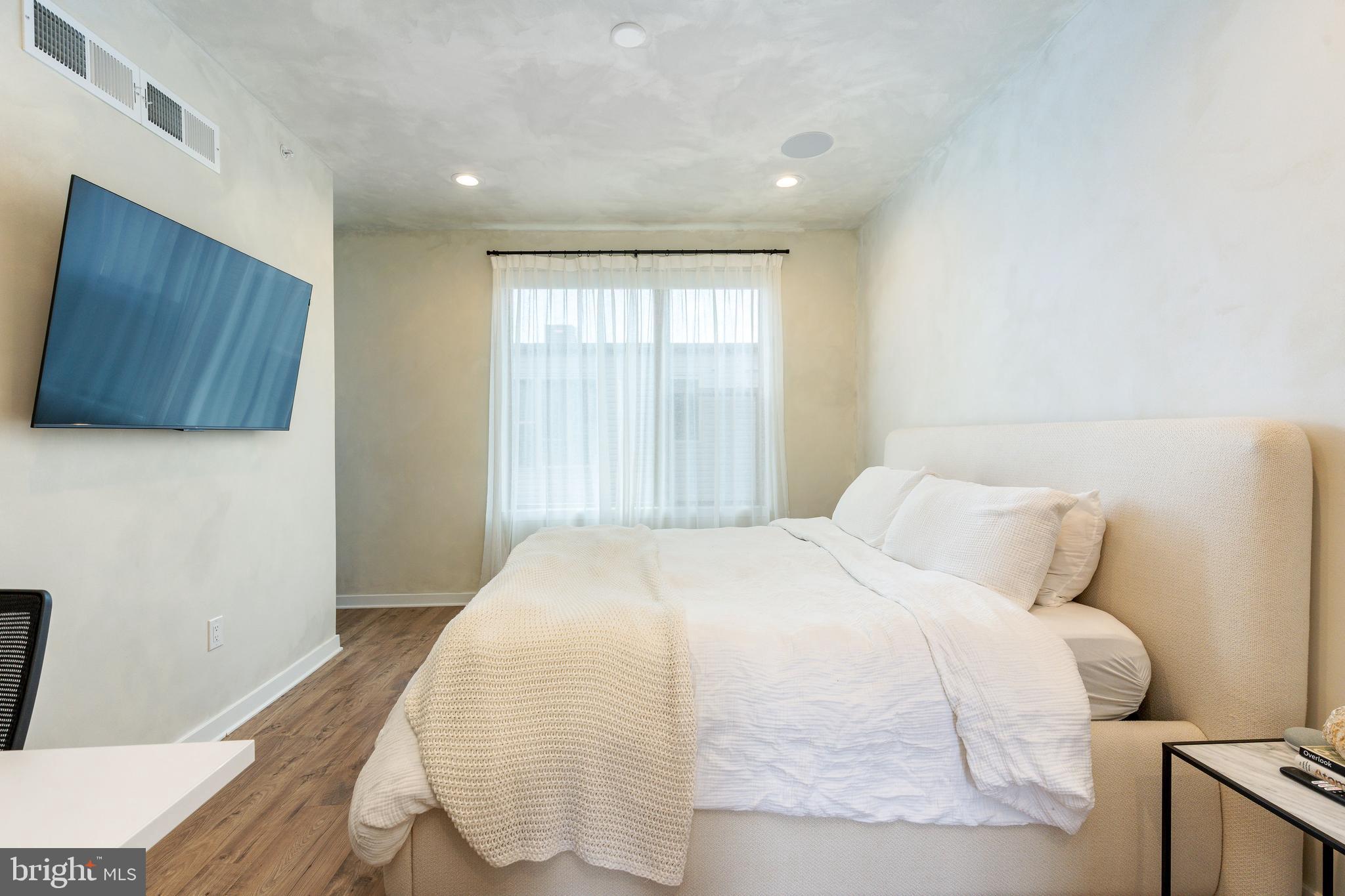 NORTHBANK - Residential
