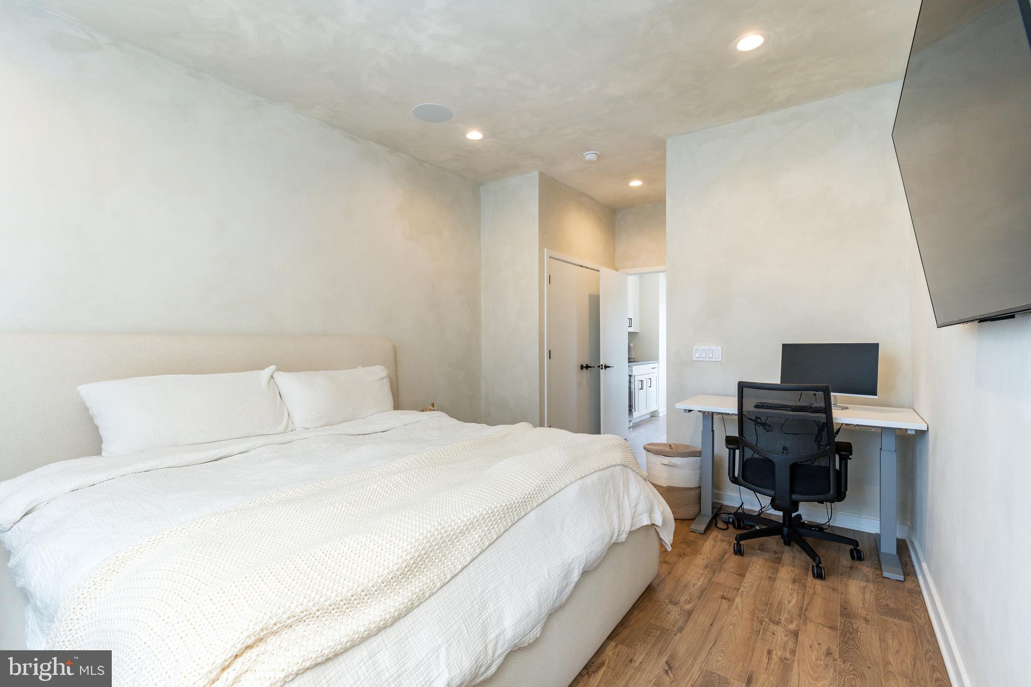 NORTHBANK - Residential