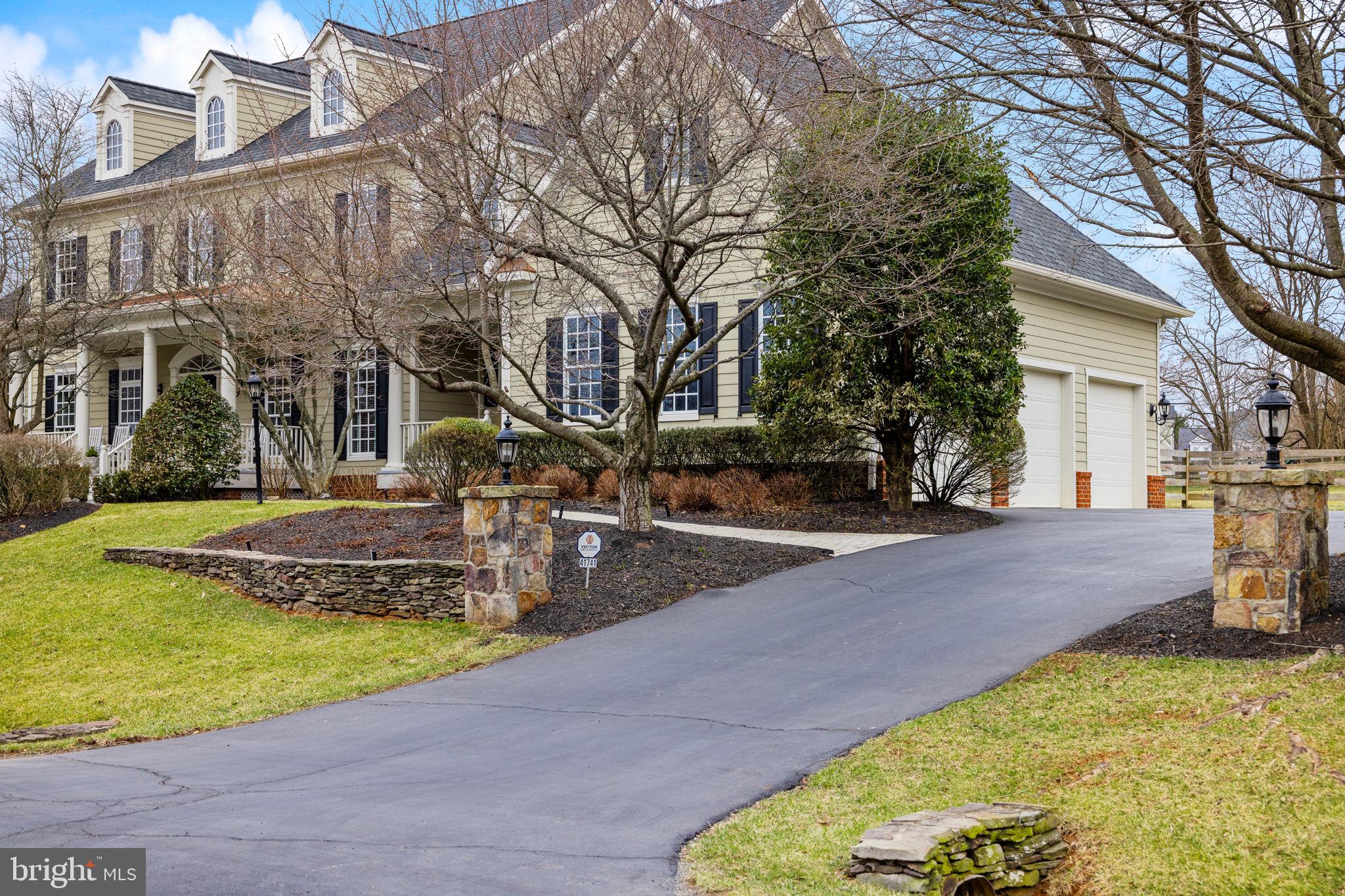 RASPBERRY FALLS - Residential