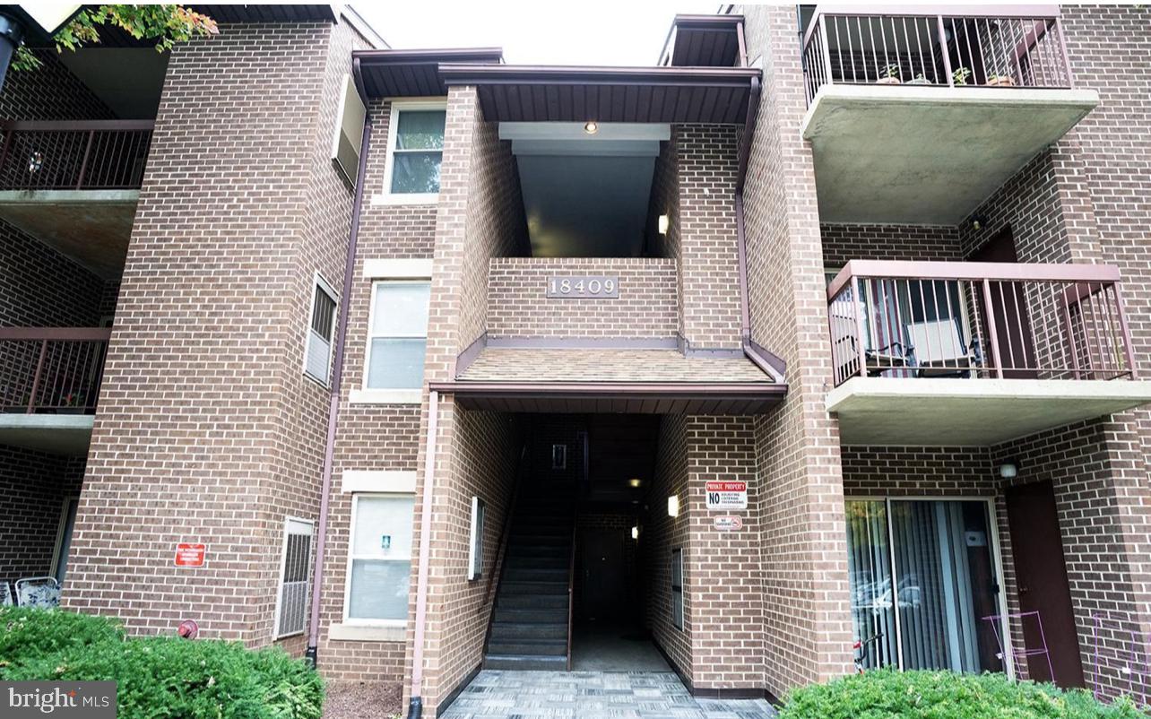 Available July 15. Welcome to this beautifully renovated (2019) 1-bedroom, 1-den, and 1-bath condo located on the 3rd floor of an end unit building in the desirable Summer Ridge Condominiums. This move-in-ready unit features sleek flooring throughout, a versatile den perfect for a home office, and a modern kitchen with granite countertops, ample cabinetry, and a newer refrigerator and dishwasher (2023). The layout includes a separate living room, dining room, and kitchen, offering plenty of space for both relaxation and entertaining. Additional amenities in the unit include a laundry room with a full-size washer and dryer, and a large, private balcony overlooking trees and open space. Enjoy the convenience of one reserved parking space and open parking for guests. The community offers a wealth of amenities, including a huge swimming pool, tennis and racquetball courts, a basketball court, and playgrounds. Situated near shopping centers, parks, walking trails, restaurants, and public transportation, this condo is perfectly located. Furniture can be included, or the unit can be delivered vacant. No smoking is allowed, and pets are considered on a case-by-case basis. Don’t miss this fantastic rental opportunity!