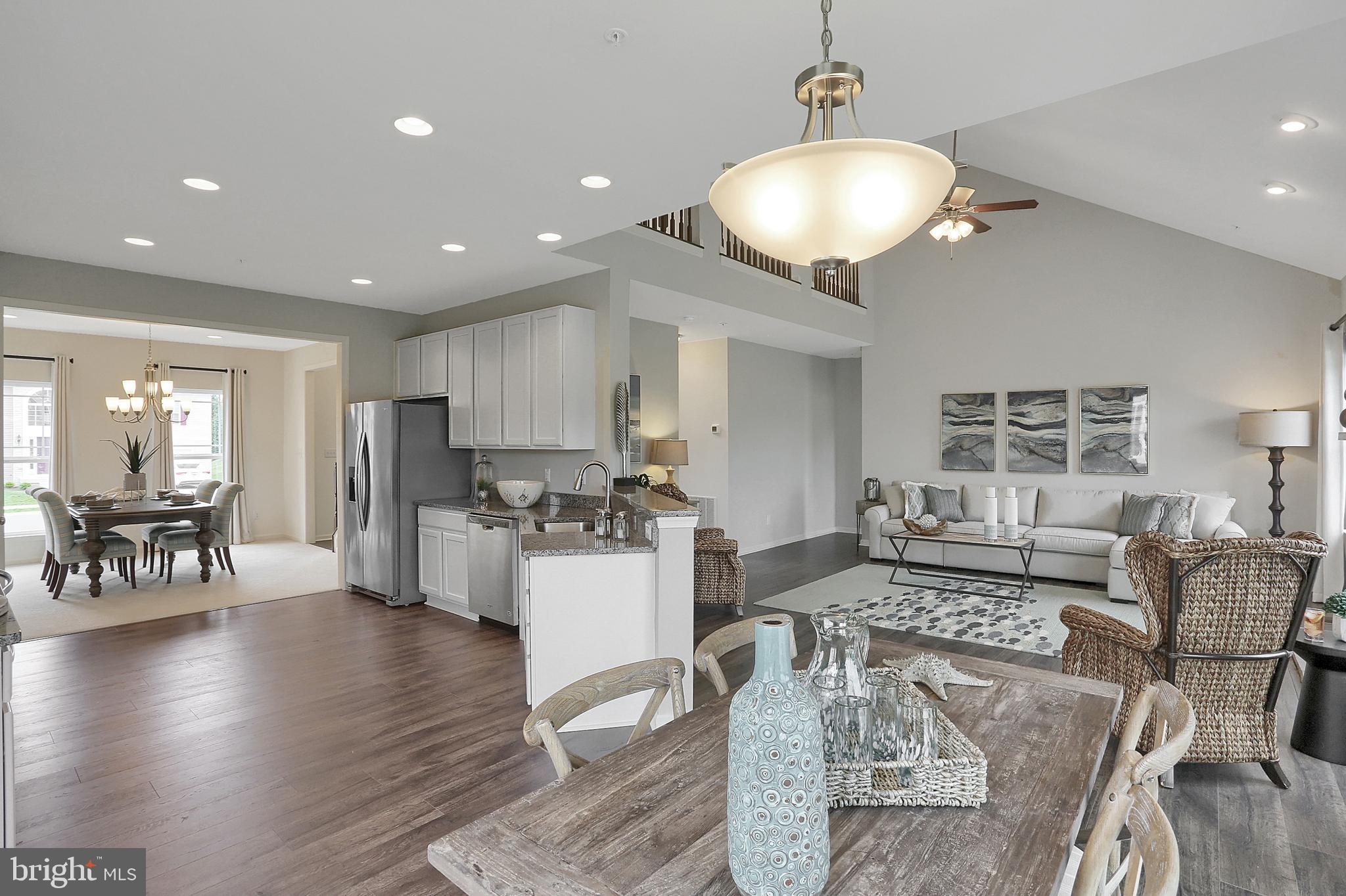 CAPTAIN'S COVE - Residential