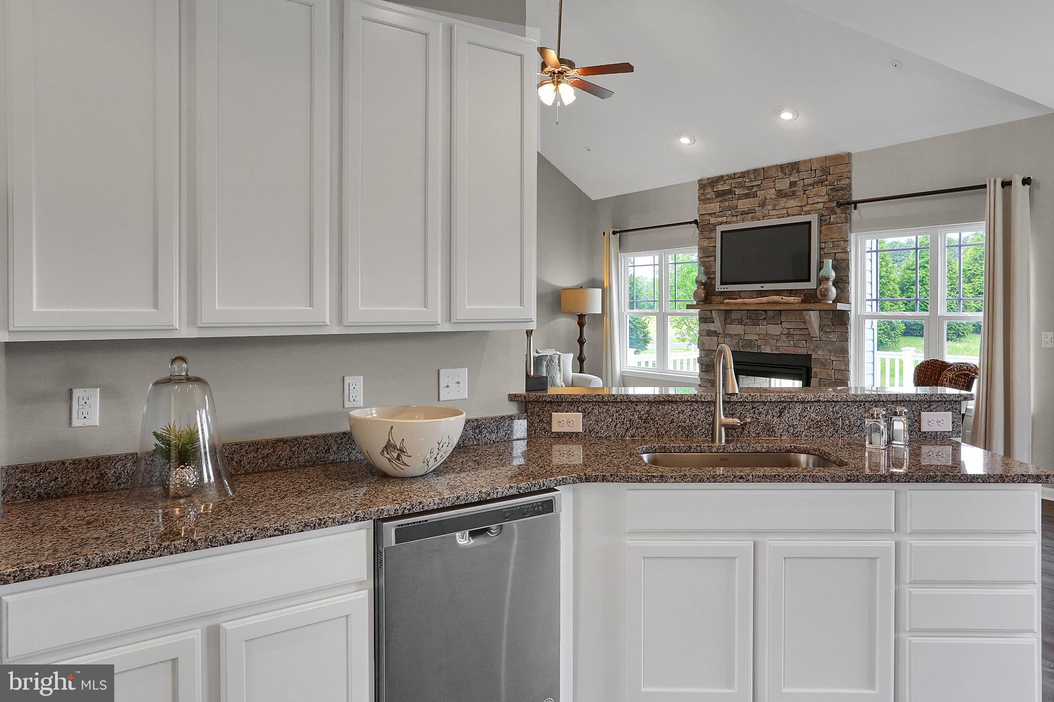 CAPTAIN'S COVE - Residential