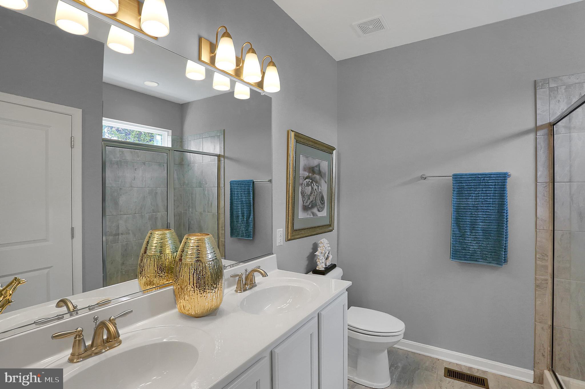 CAPTAIN'S COVE - Residential