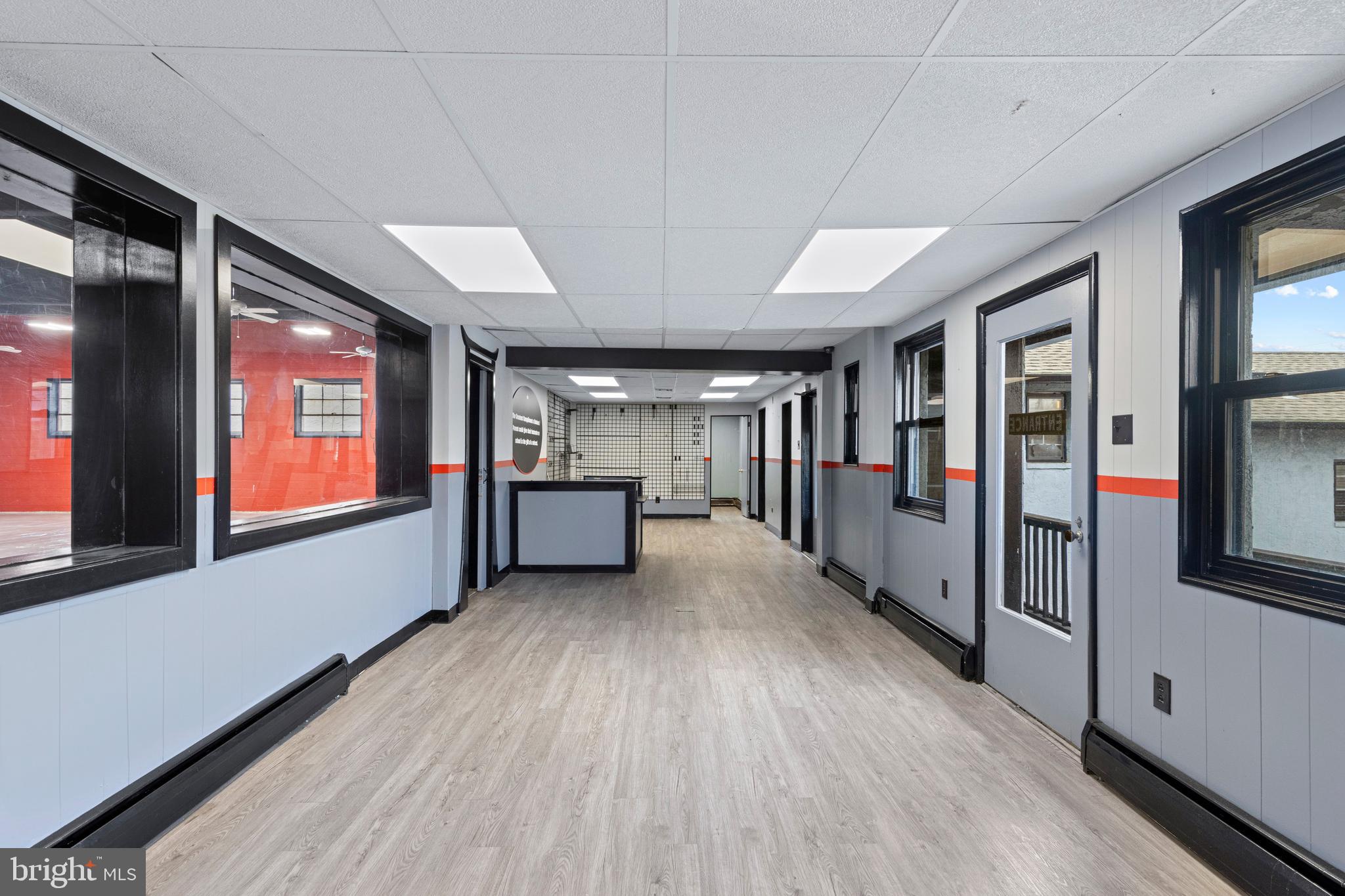 SAINT ALBANS - Commercial Sale