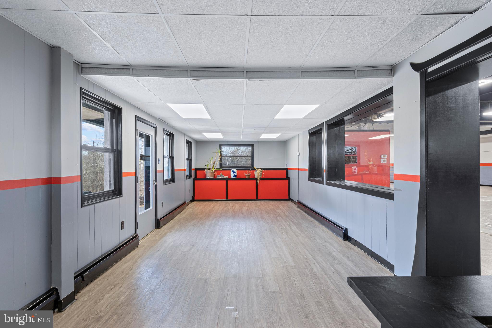 SAINT ALBANS - Commercial Sale