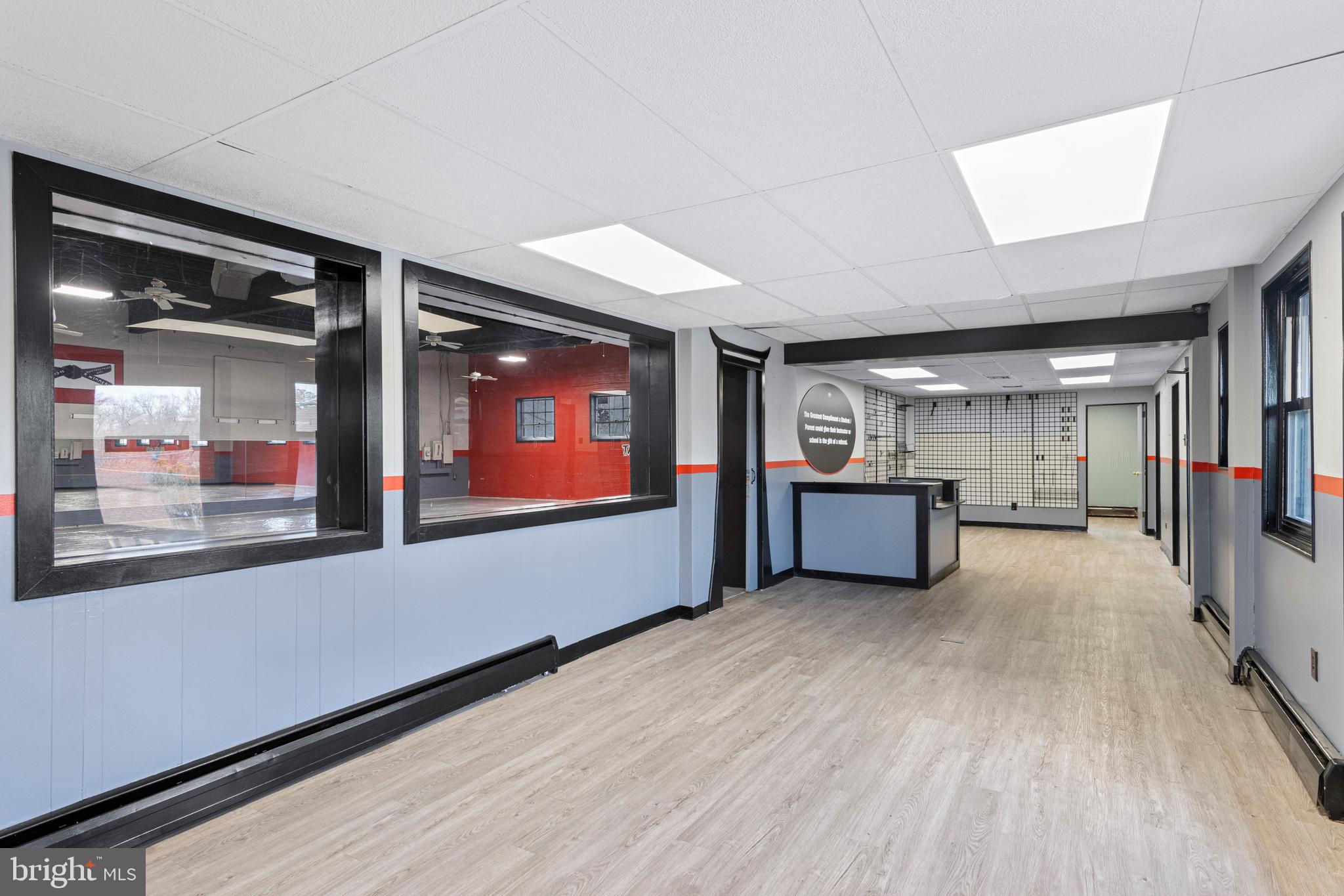 SAINT ALBANS - Commercial Sale