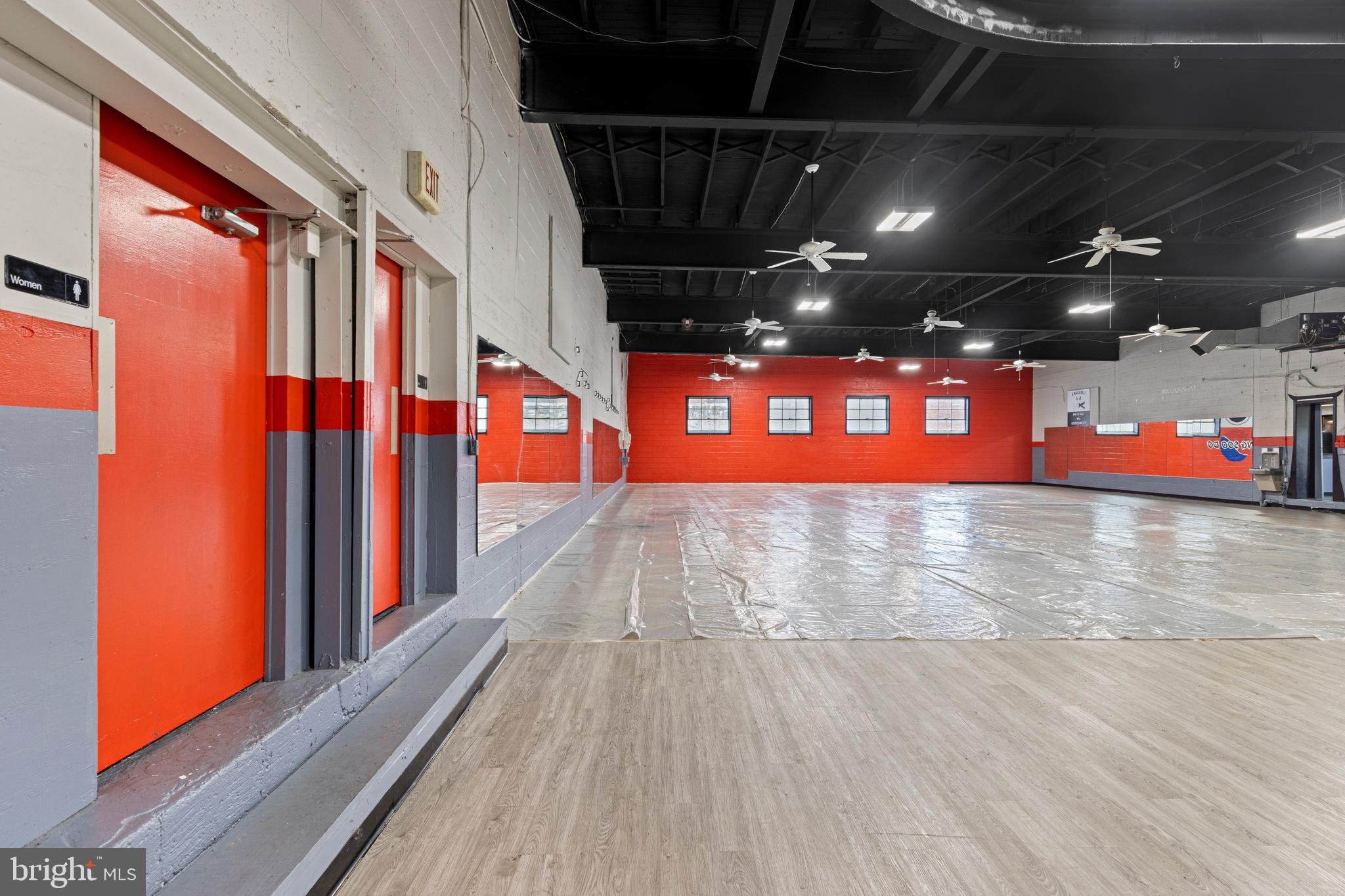 SAINT ALBANS - Commercial Sale