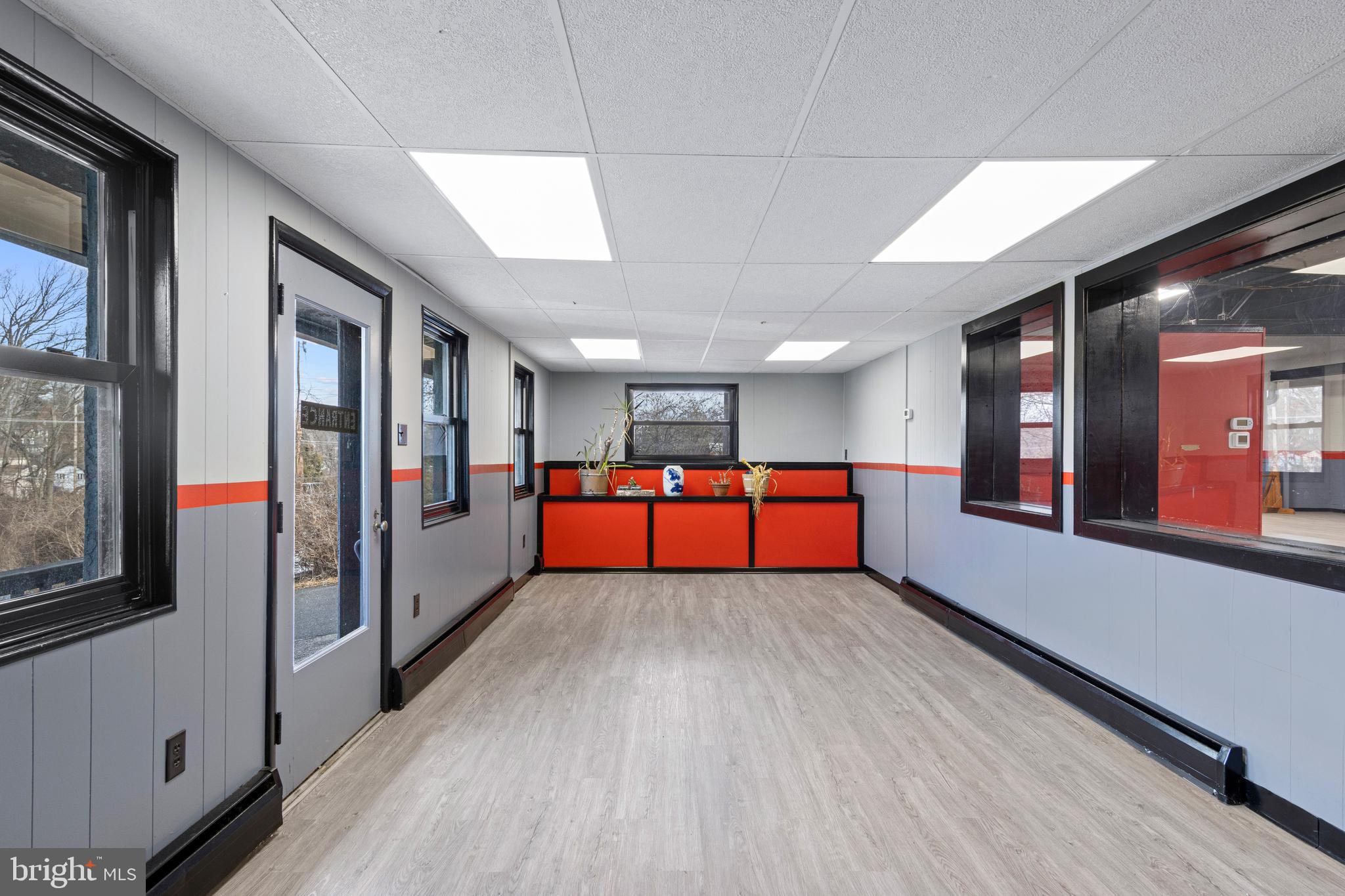 SAINT ALBANS - Commercial Sale