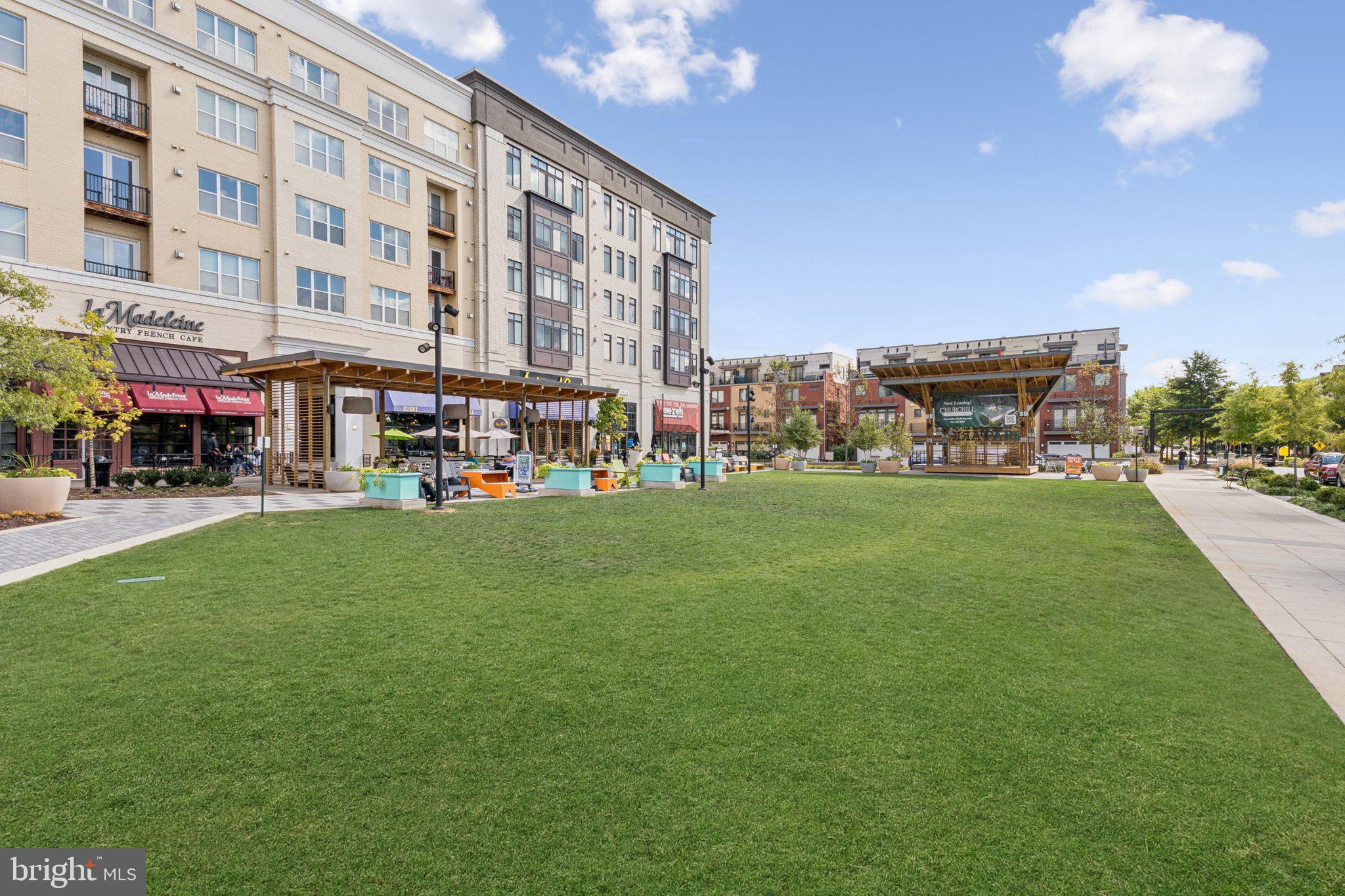 CROWN FARM - Residential