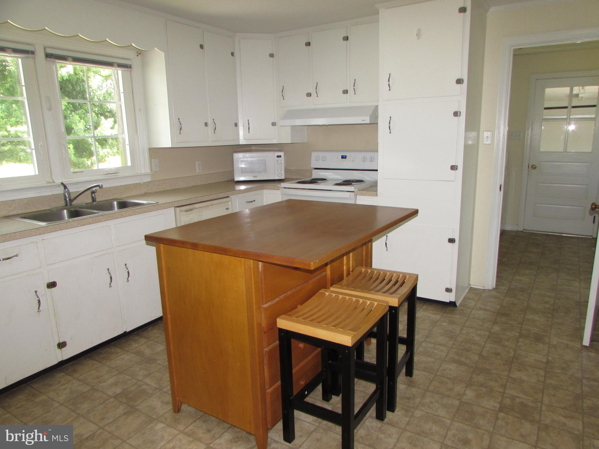 WILLISTON - Residential