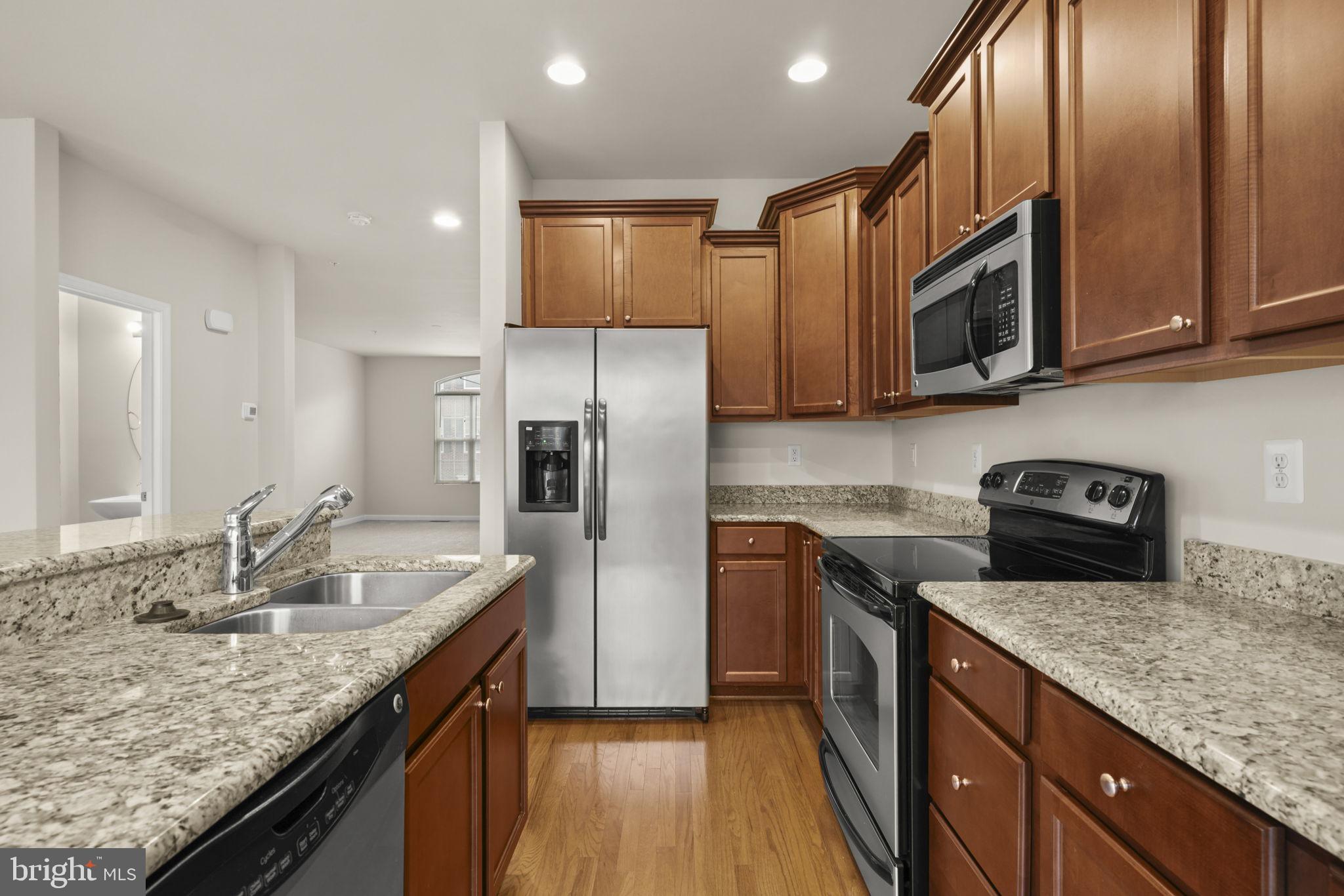 CHELSEA MANOR - Residential