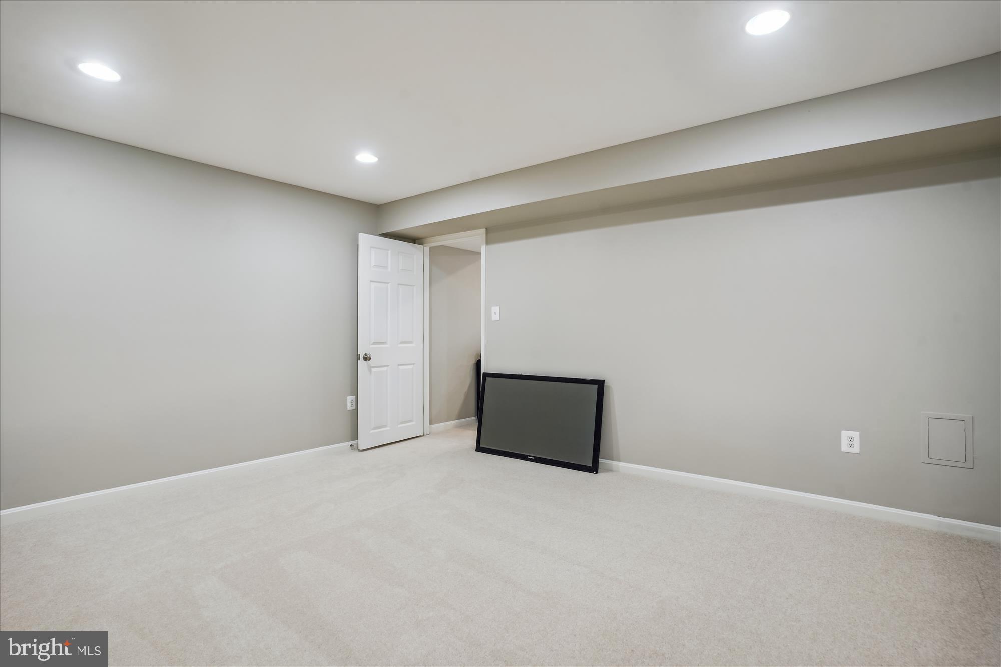 MONTCLAIR - Residential