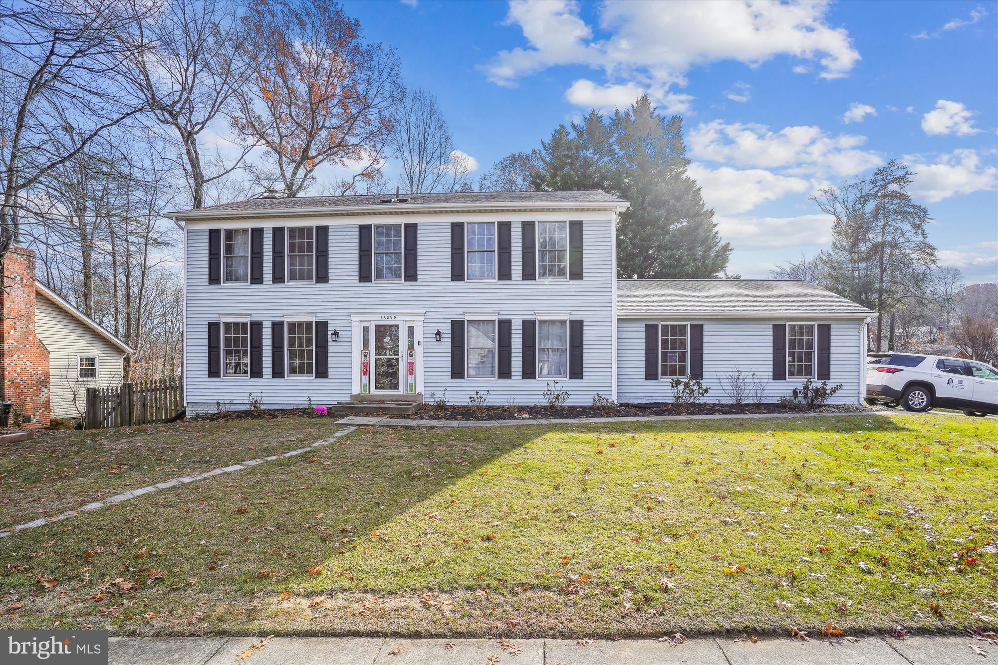 3 FINISHED LEVEL COLONIAL * COMPLETELY UPDATED * REMODELED KITCHEN STAINLESS STEEL APPLIANCES, GRANITE COUNTERS , WHITE CABINETS * UPPER LEVEL FEATURES PRIMARY BEDROOM WITH WALK - IN CLOSET AND PRIMARY  BATHROOM WITH DOUBLE SINKS AND  GRANITE COUNTERS, 3 OTHER SPACIOUS BEDROOMS, LAUNDRY, AND HALLWAY FULL BATHROOM *  MAIN LEVEL HAS SEPARATE LIVING AND DINING ROOMS , HUGE FAMILY ROOM WITH FIREPLACE AND FRENCH DOORS TO REAR DECK, BREAKFAST ROOM KITCHEN AND POWDER ROOM * LOWER LEVEL SHINES WITH 5TH BEDROOM, REC ROOM WITH WALK OUT TO REAR YARD, MEDIA/EXERCISE ROOM, STORAGE ROOM AND FULL BATHROOM * 2 CAR SIDE LOAD GARAGE * FENCED REAR YARD * COMMUNITY AMENITIES  INCLUDE three private sandy beaches around the 109 acre lake with swimming, boating, fishing and fun events included! Park your kayak at the beach! Community events including Oktoberfest, Montclair day, 4th of July .  Only 25 miles from DC. Omni commuter bus  takes you to the Pentagon and beyond.  You also have access to the boat ramp, boat storage, fishing piers, playgrounds/tot lots, ball fields, exercise stations and new dog park! Membership is available at the 18-hole golf course with full-service Country Club and Pool,