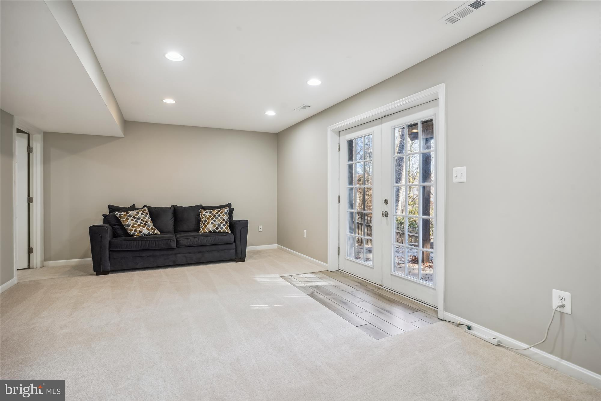 MONTCLAIR - Residential