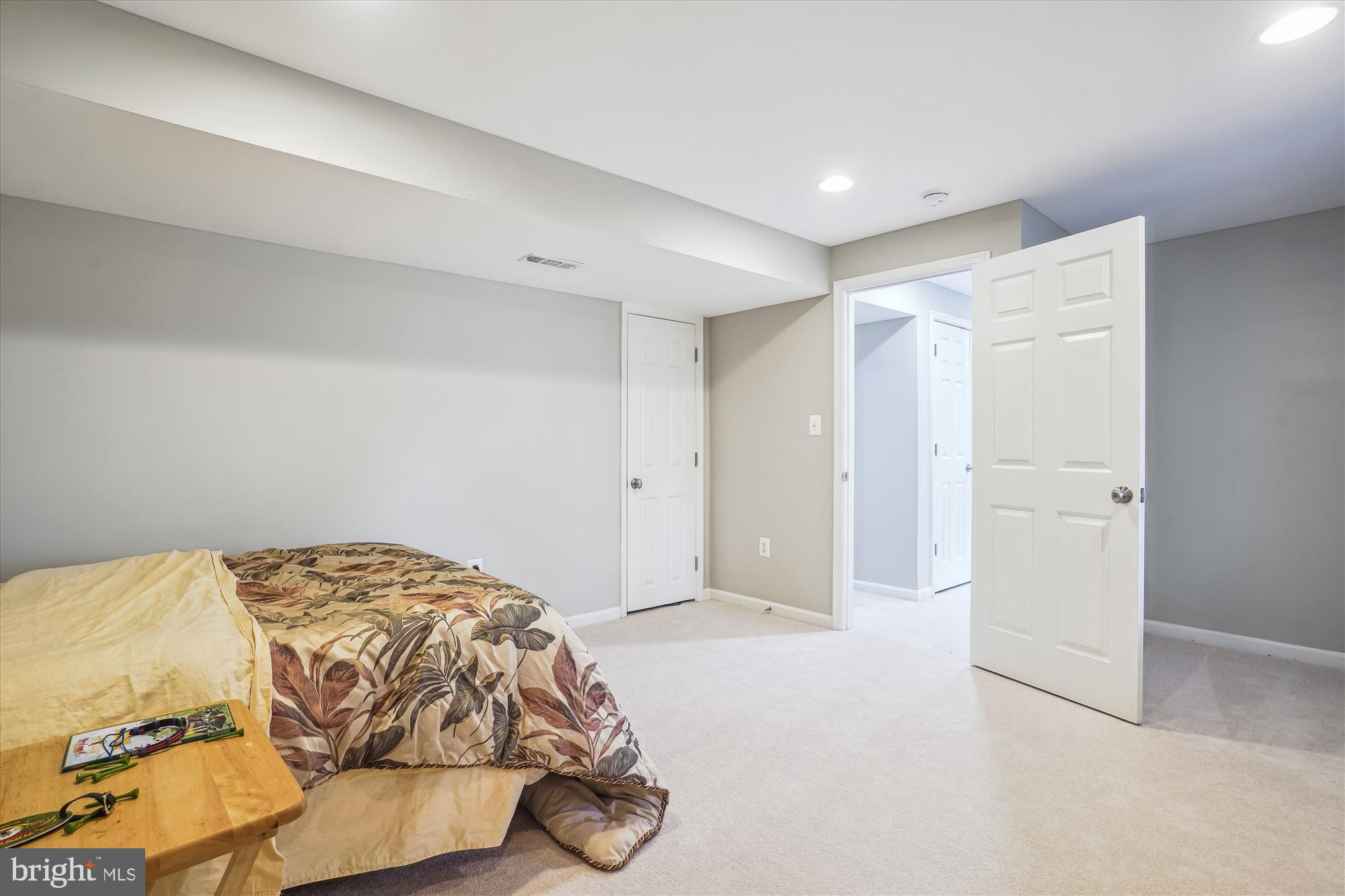 MONTCLAIR - Residential