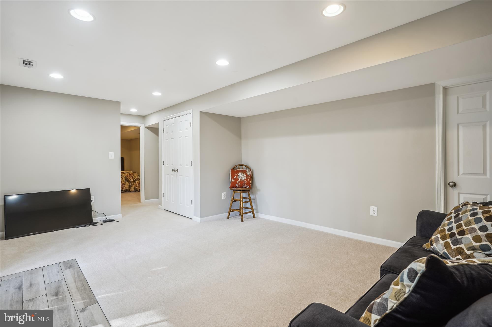 MONTCLAIR - Residential