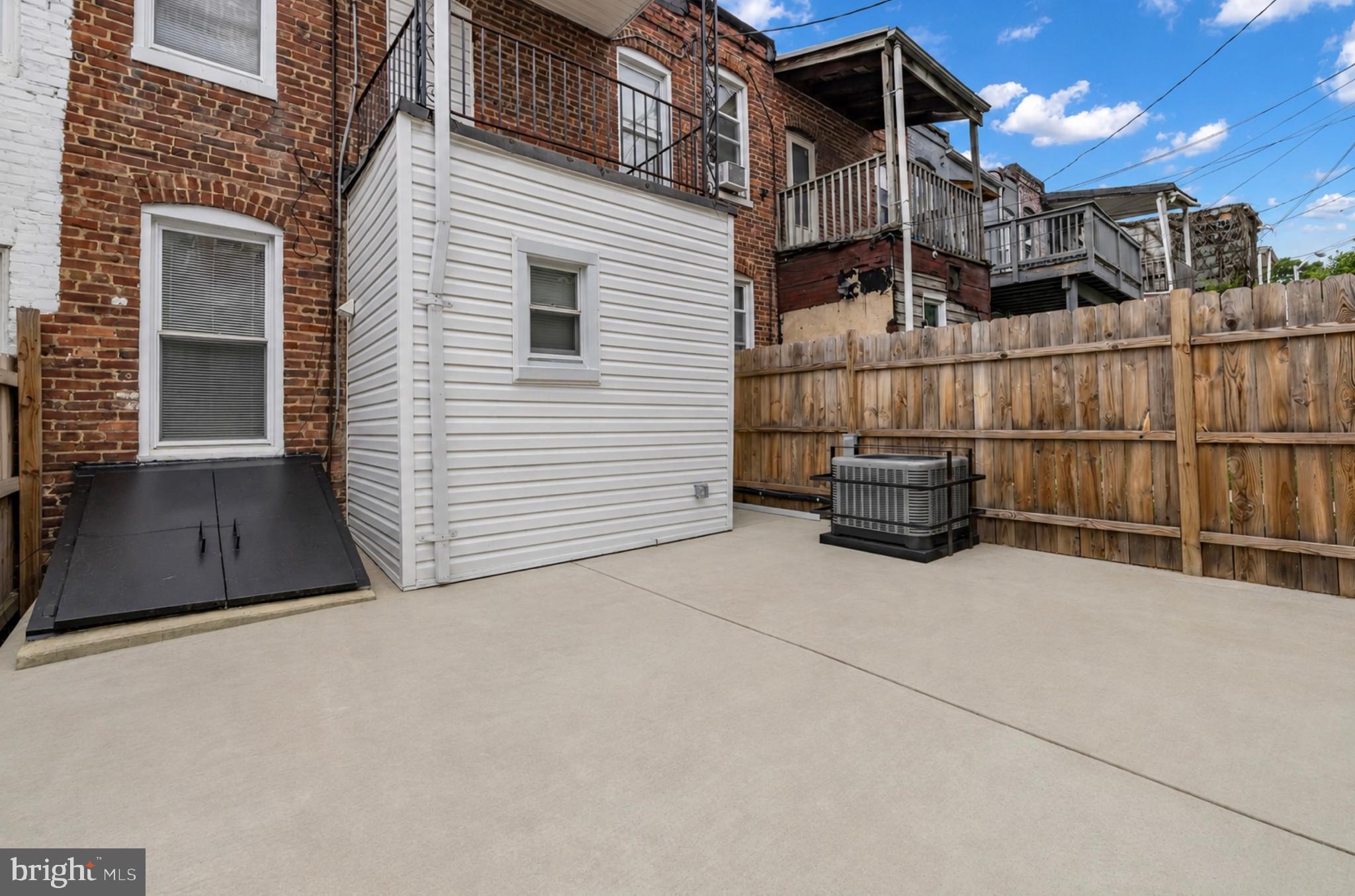 WINCHESTER - Residential