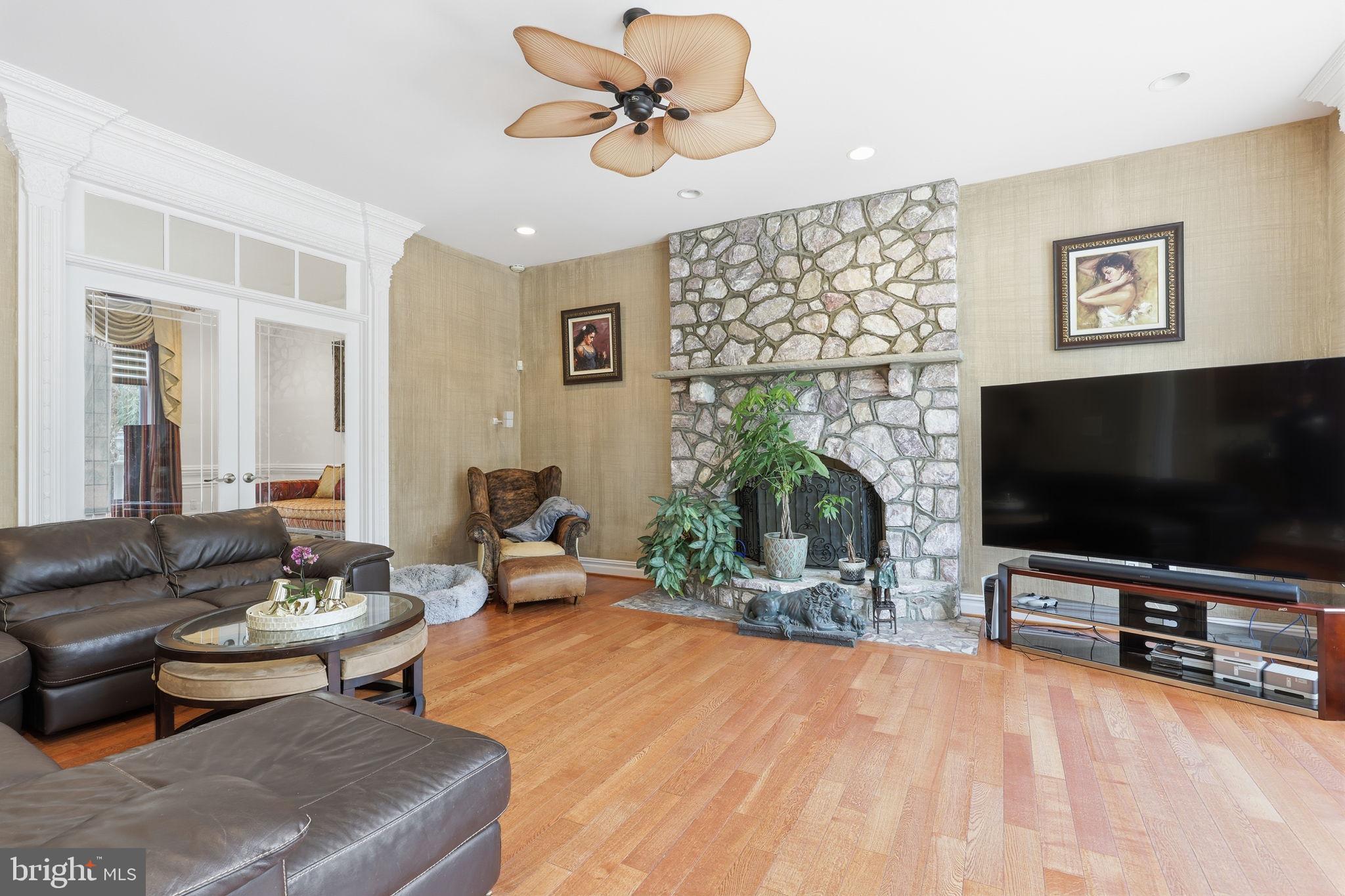 CHURCHVILLE MANOR - Residential
