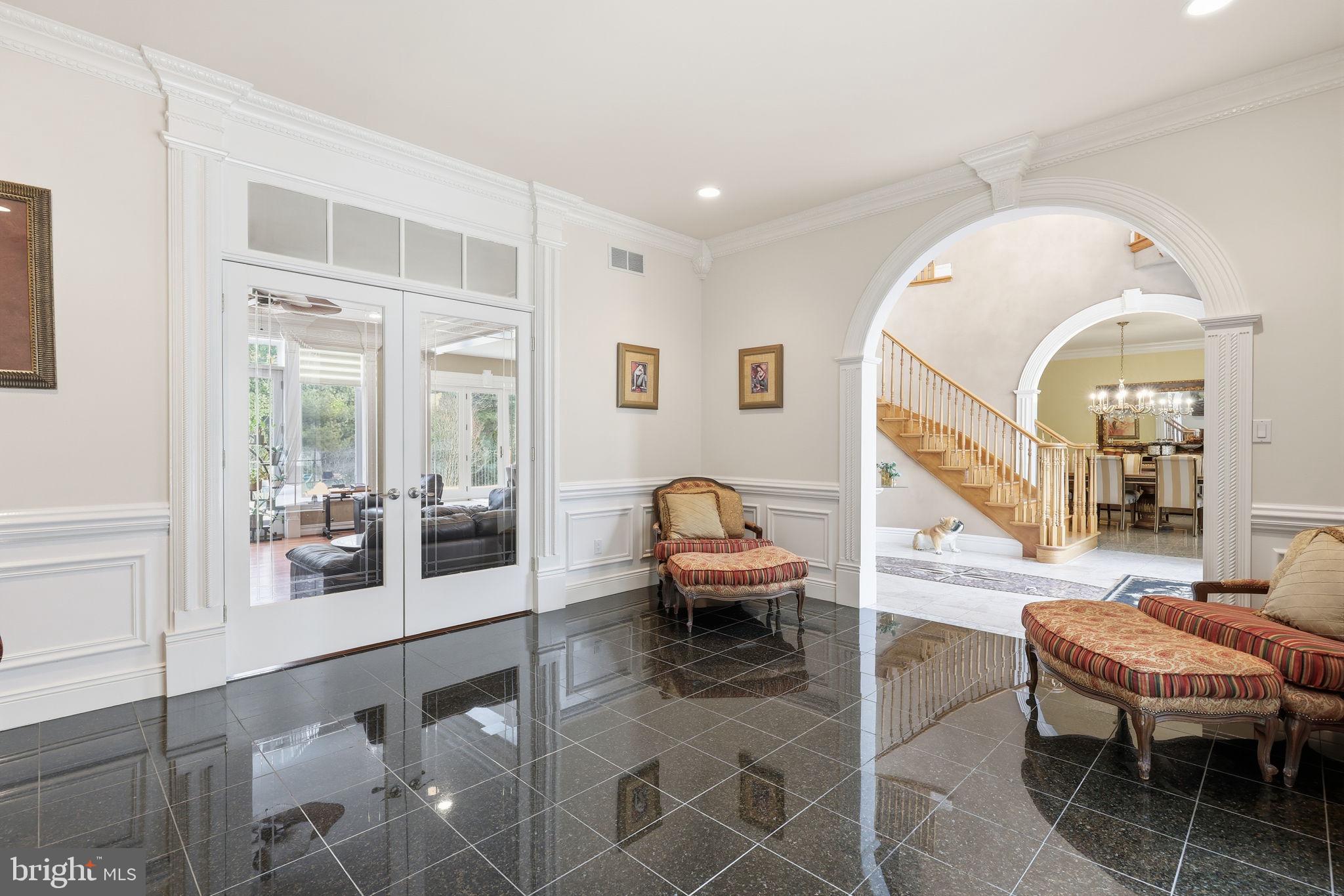 CHURCHVILLE MANOR - Residential