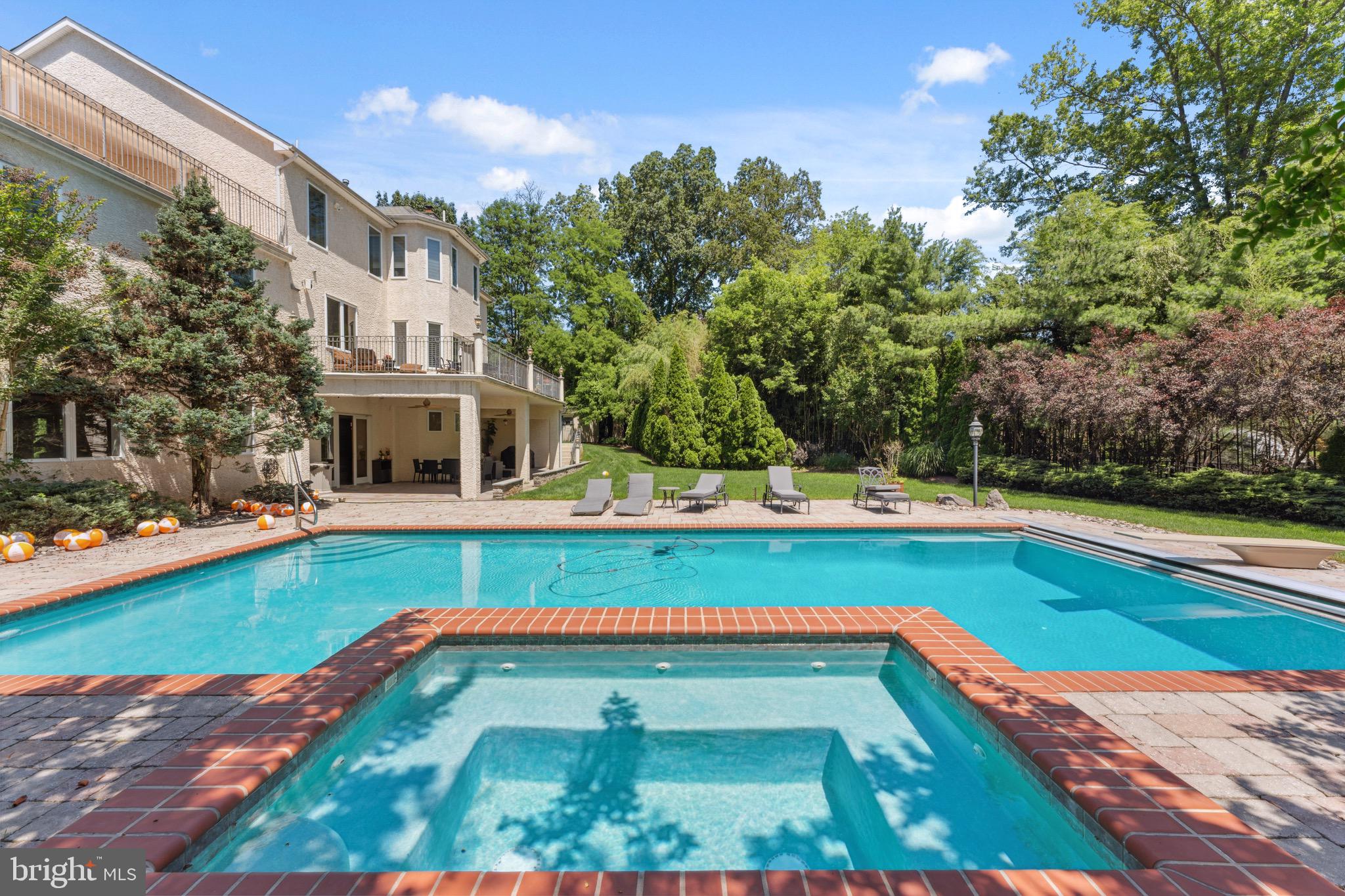CHURCHVILLE MANOR - Residential