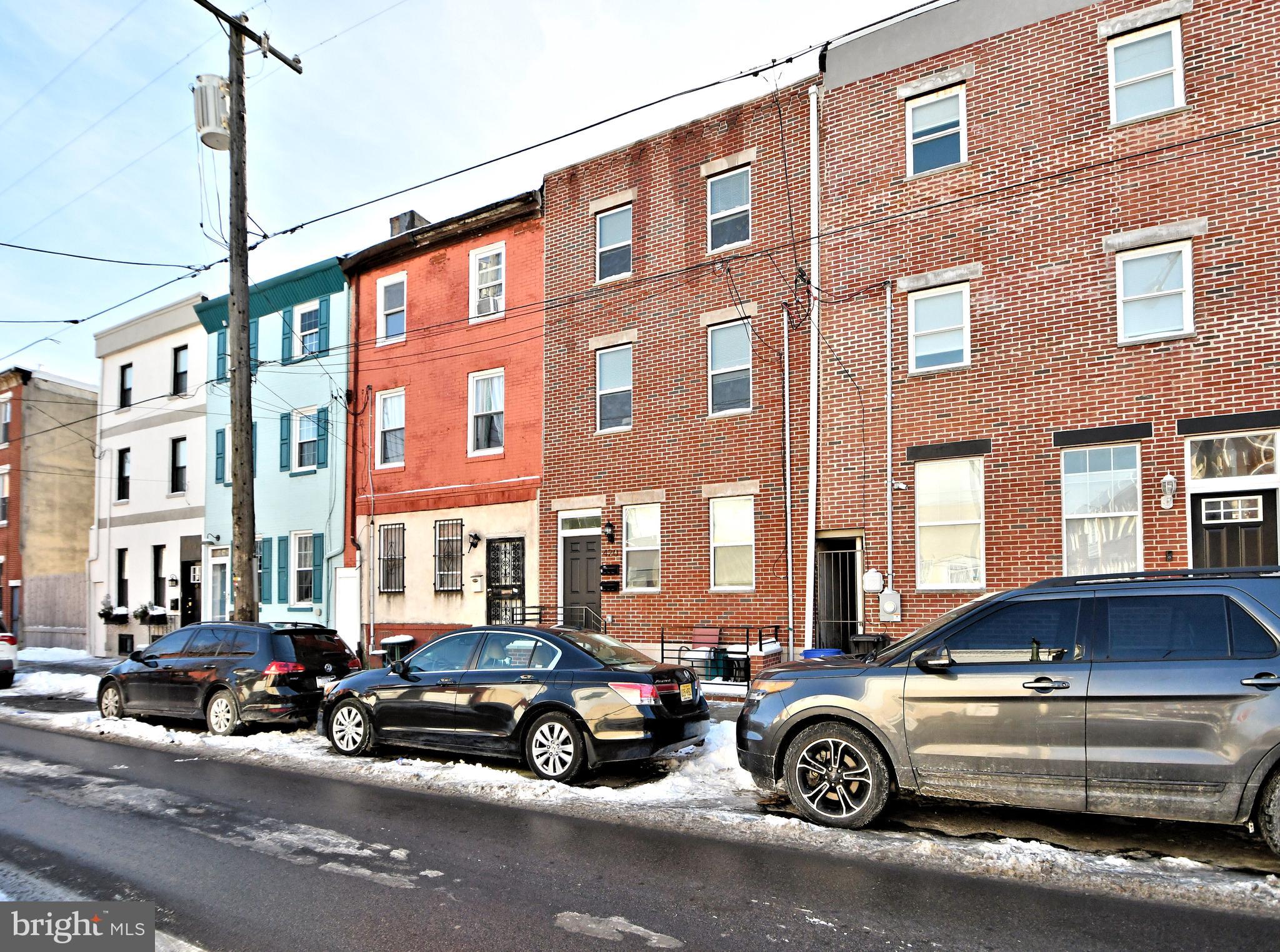 Lovely updated townhome located near Dickinson Park and steps away from Passyunk city stores.  Enjoy 4 bedrooms and 2 bathrooms with full state-of-the-art stainless-steel appliances, living room, and dining room. Don't miss this opportunity to live in Philadelphia's most desirable areas for very affordable rent.