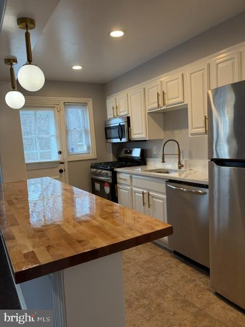 WEST HILLS - Residential