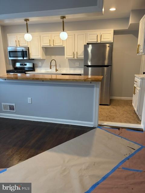 WEST HILLS - Residential