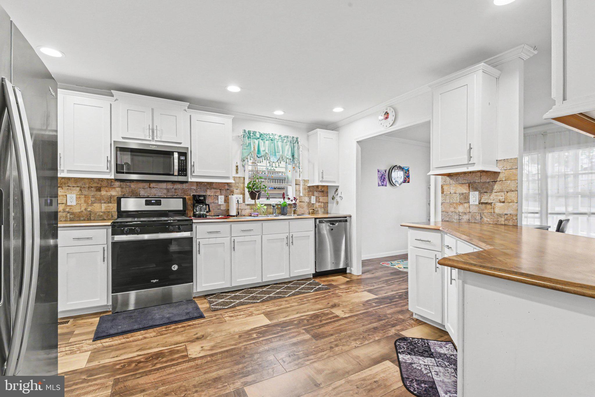 NORTHVIEW MANOR - Residential