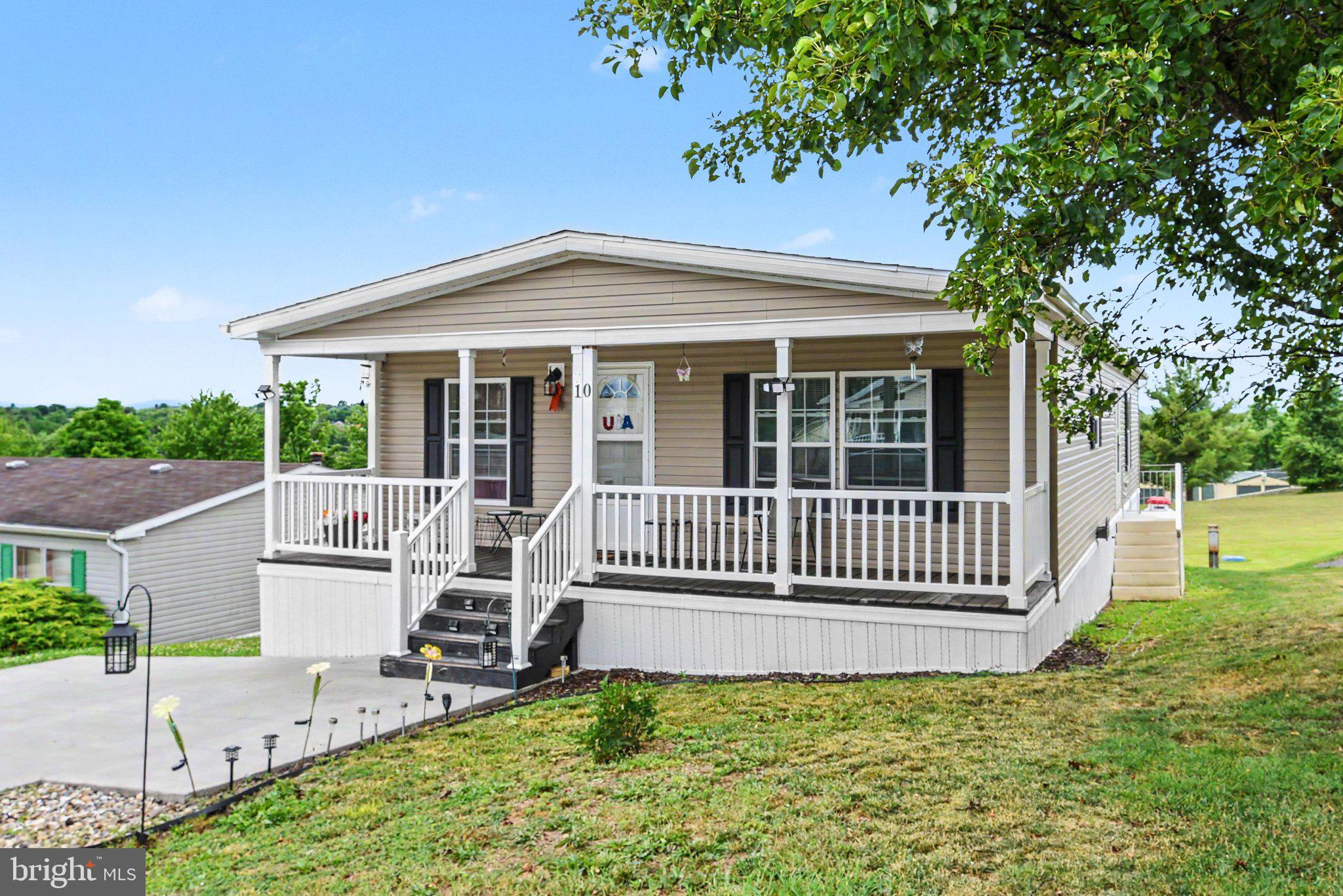 NORTHVIEW MANOR - Residential