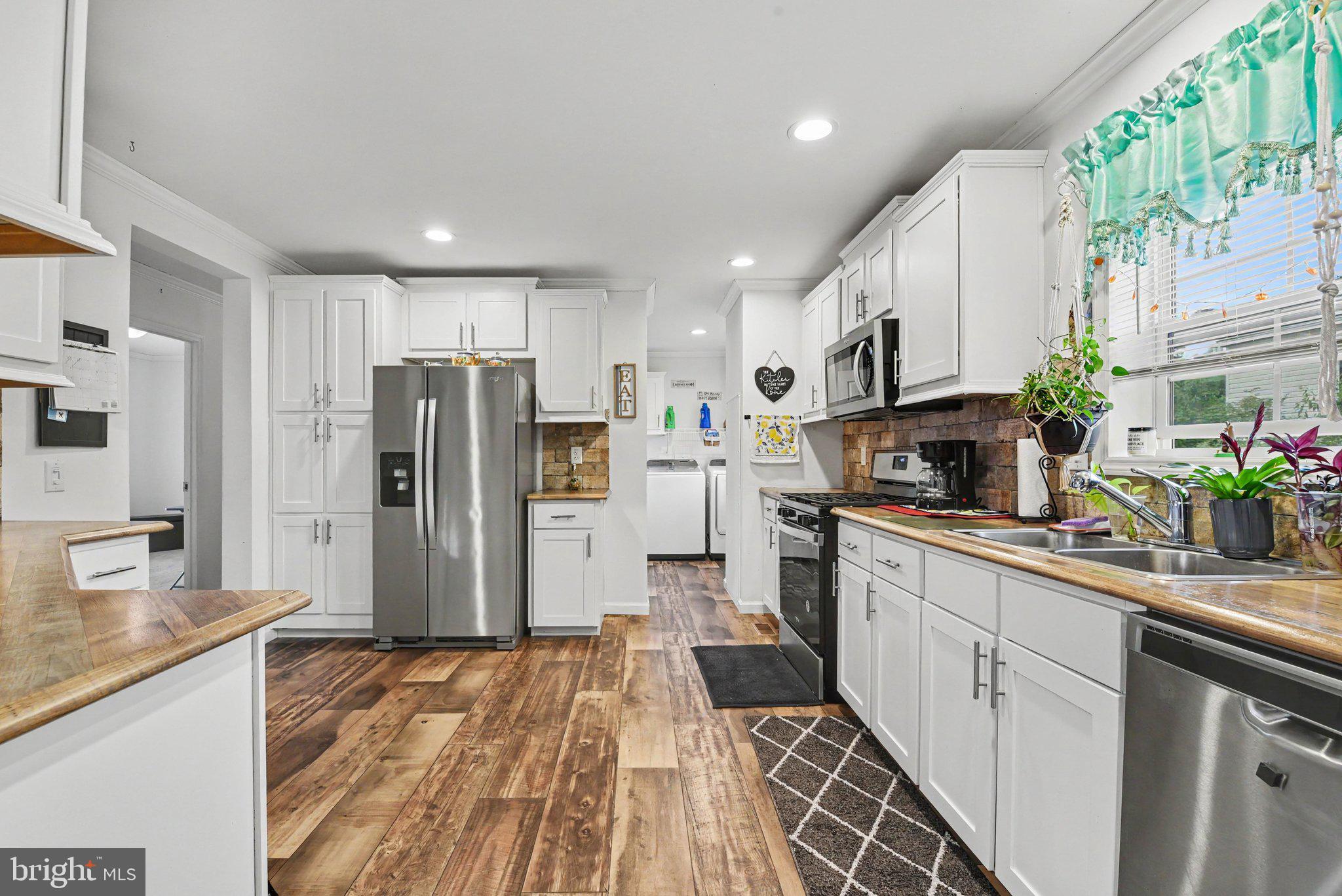 NORTHVIEW MANOR - Residential