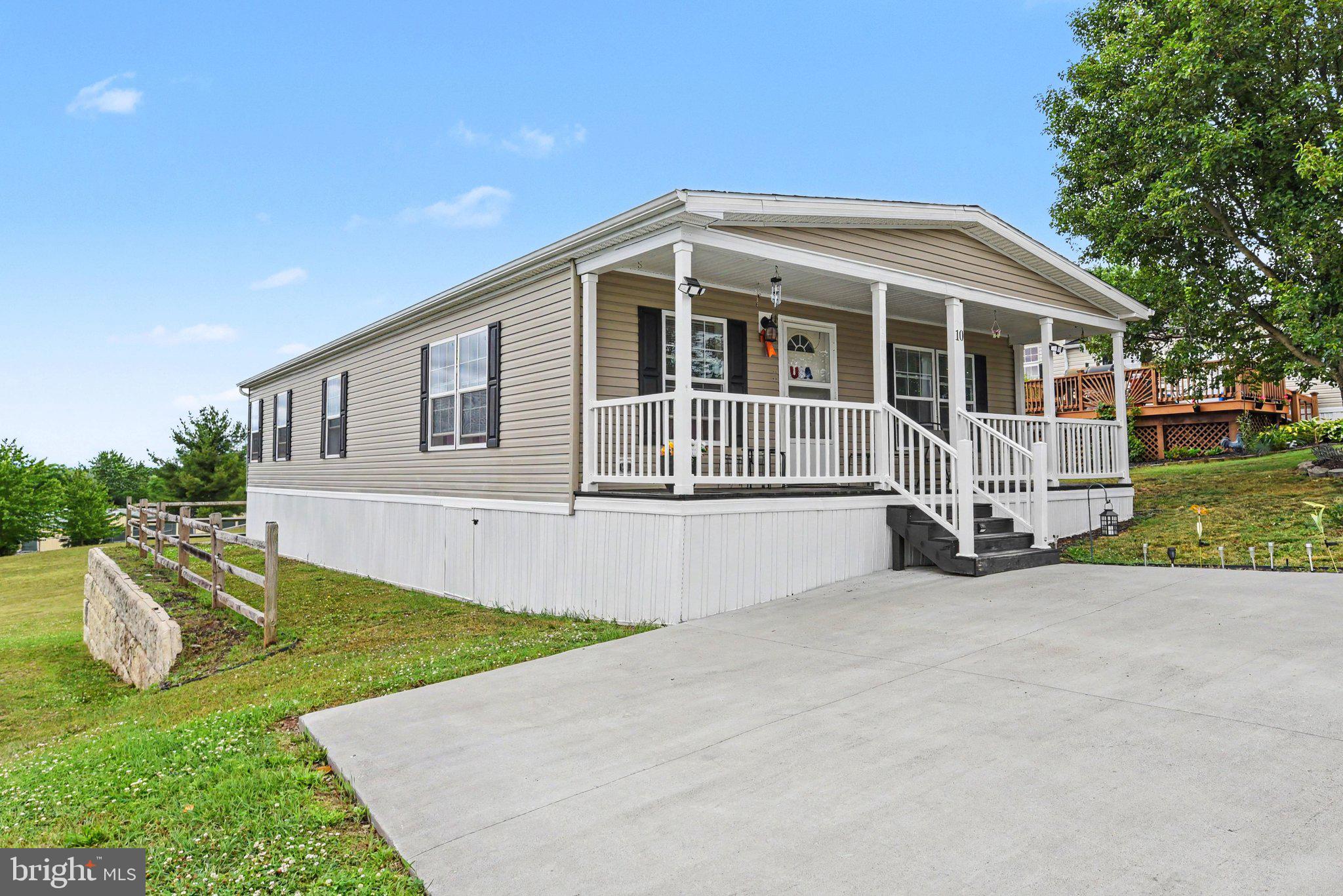 NORTHVIEW MANOR - Residential