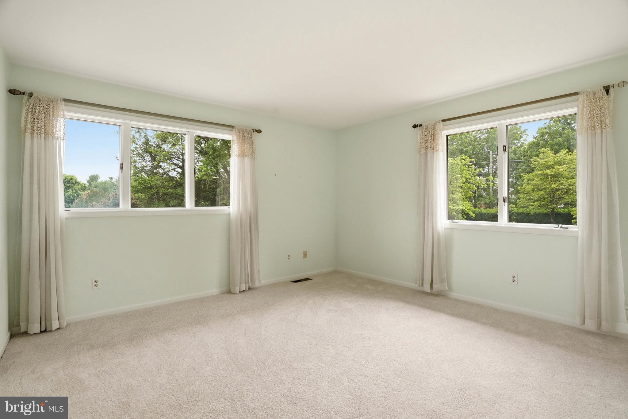 HIGHLAND LAKE - Residential