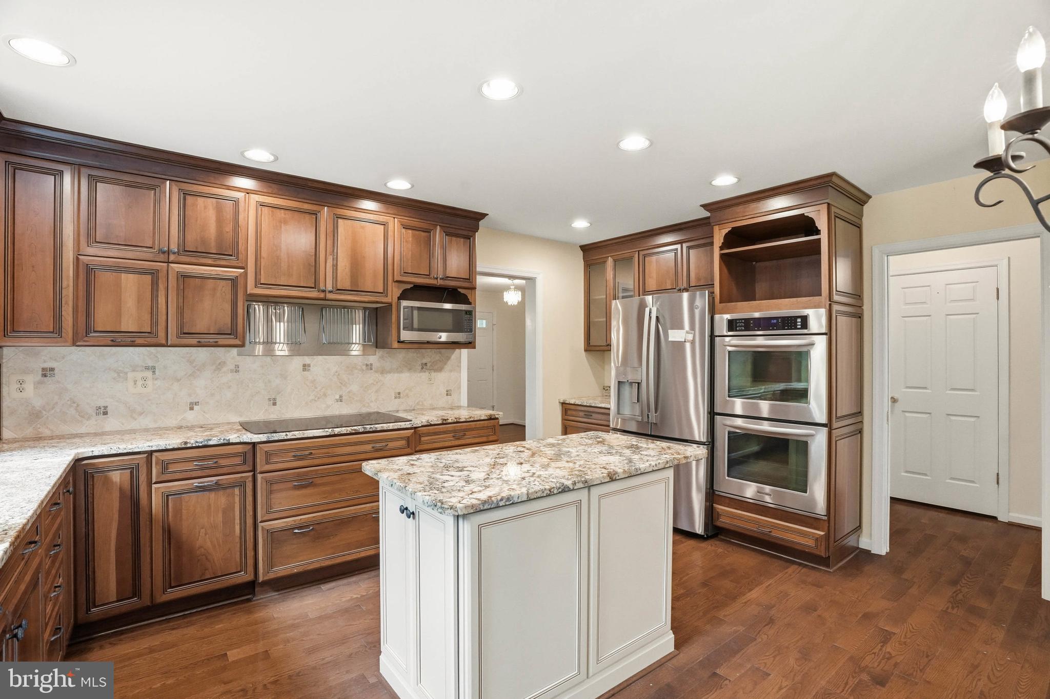 HIGHLAND LAKE - Residential