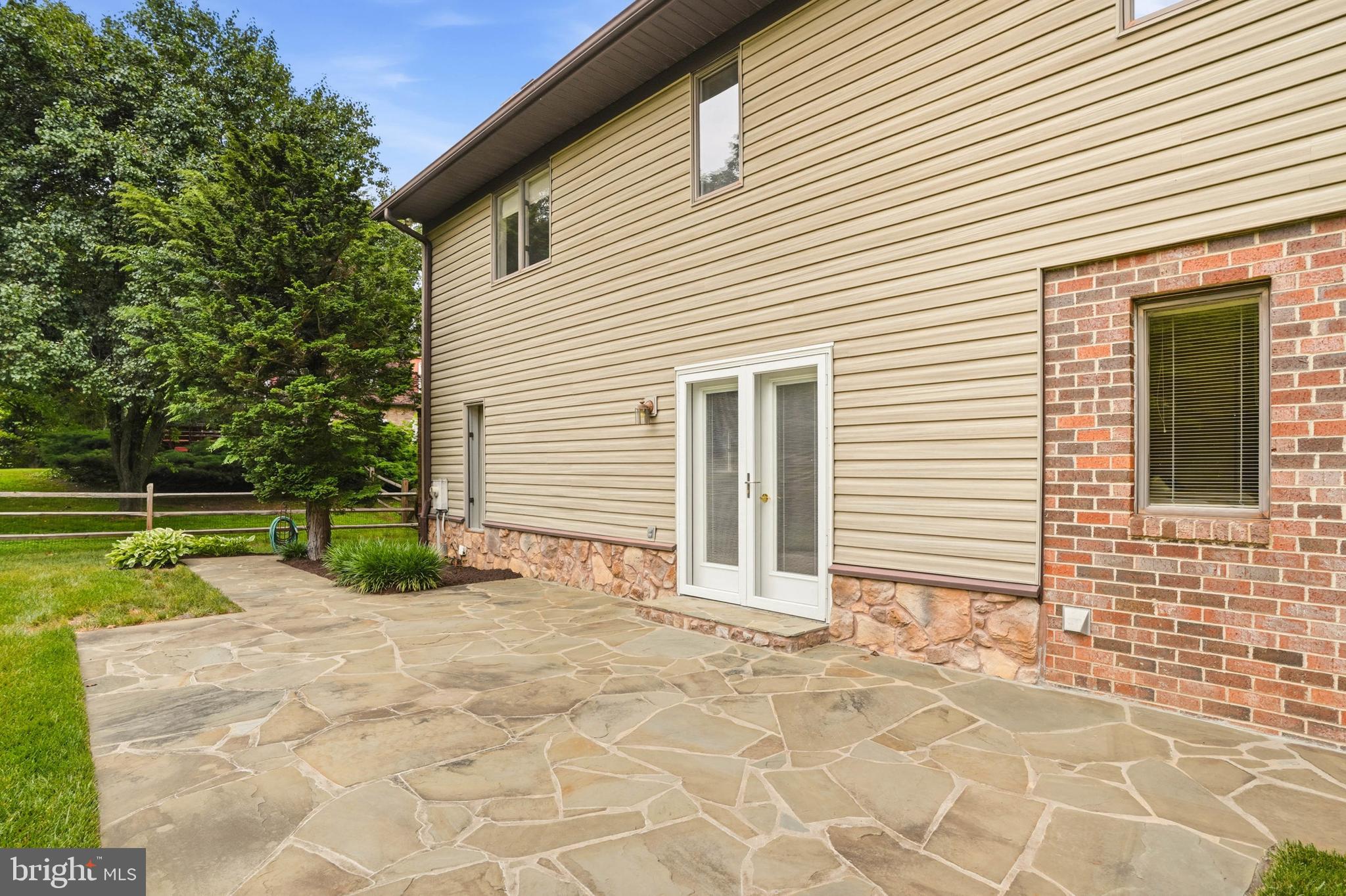 HIGHLAND LAKE - Residential