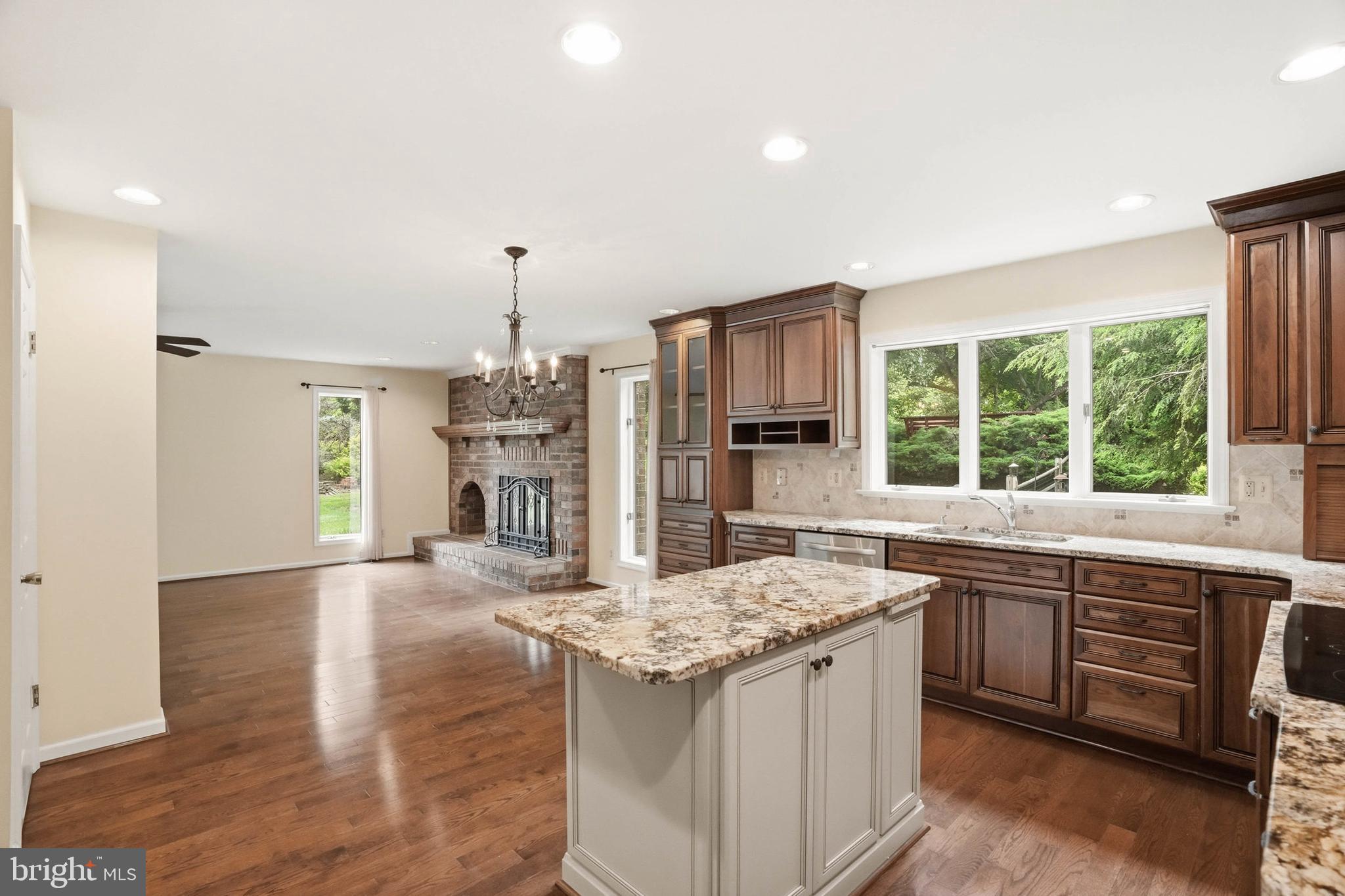 HIGHLAND LAKE - Residential