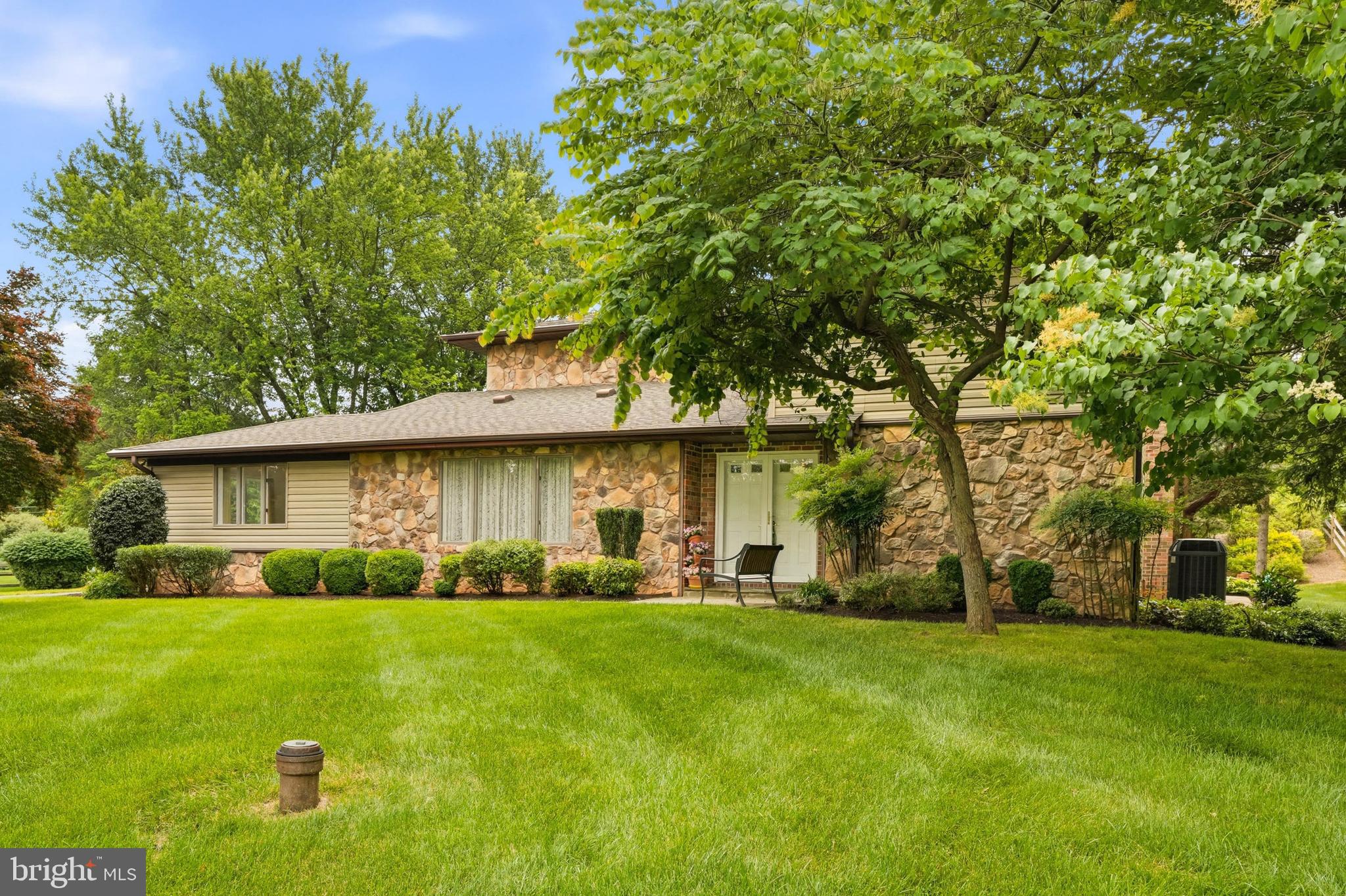 HIGHLAND LAKE - Residential
