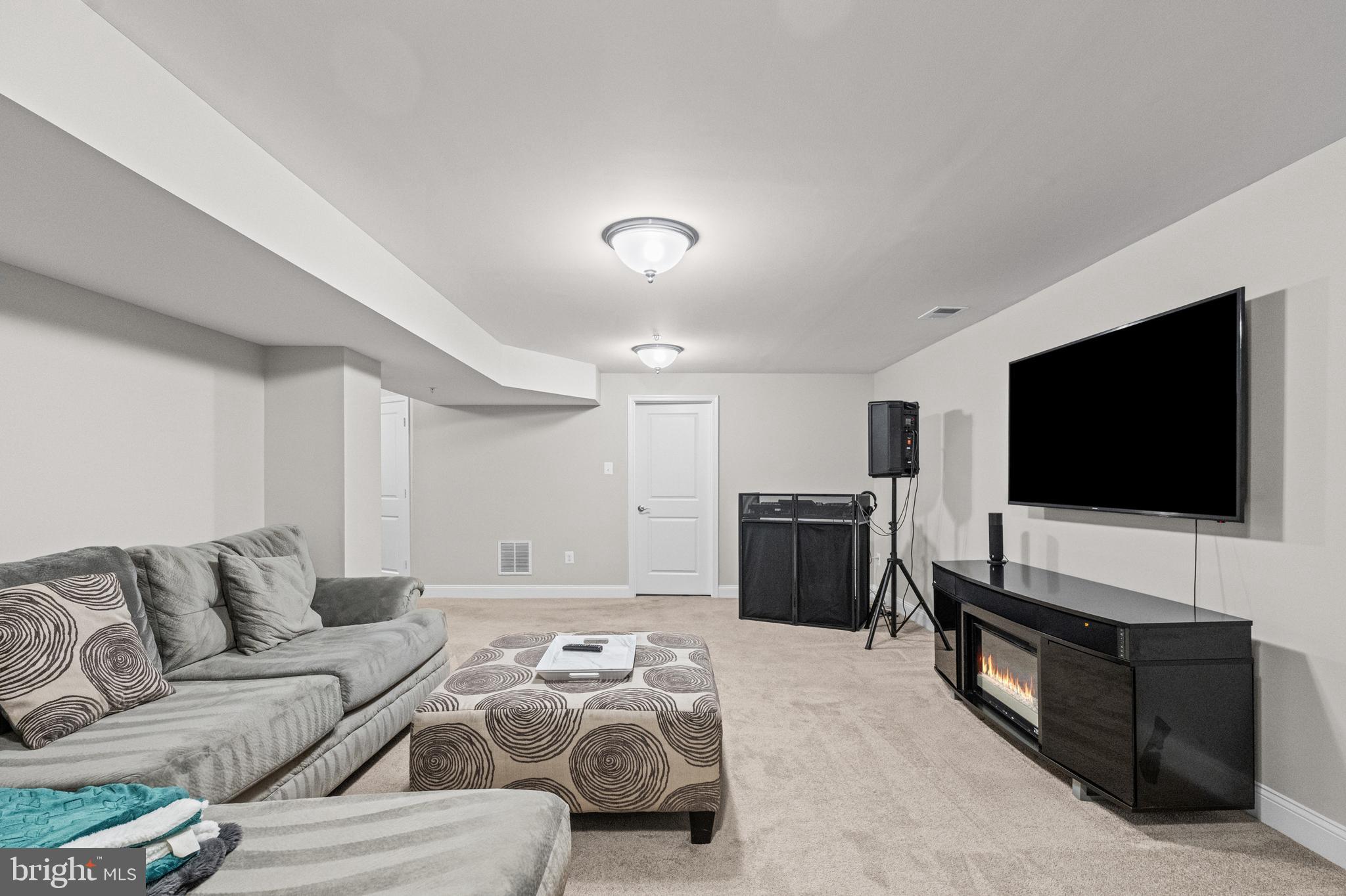 REISTERSTOWN - Residential