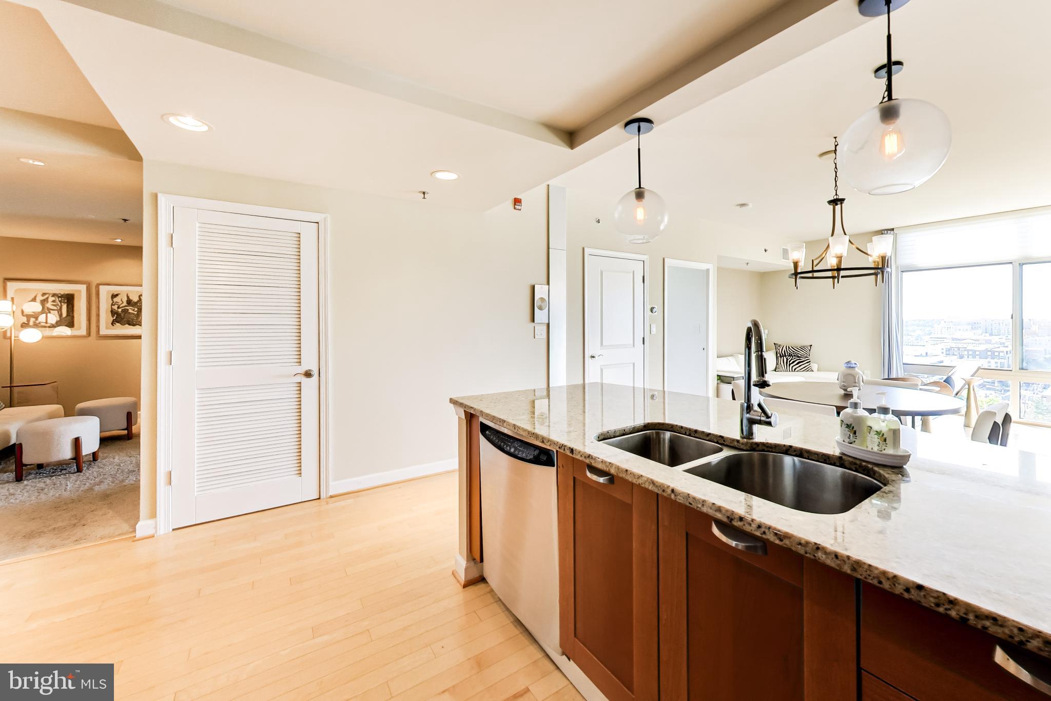 MIDTOWN BETHESDA NORTH - Residential