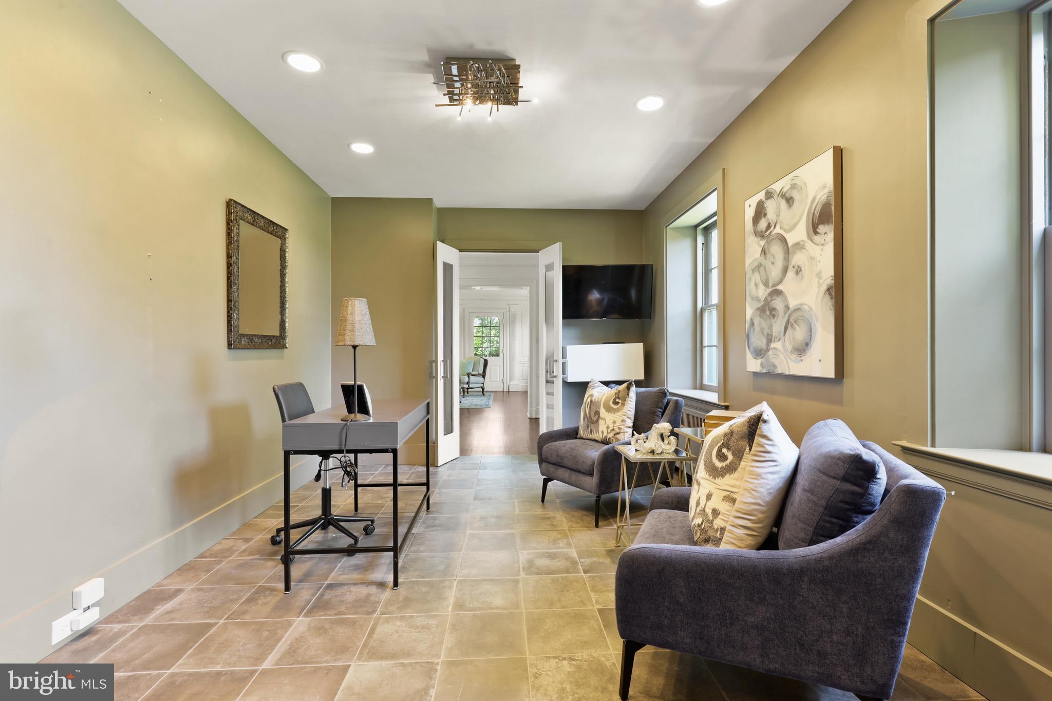 HELMSLEY COURT - Residential
