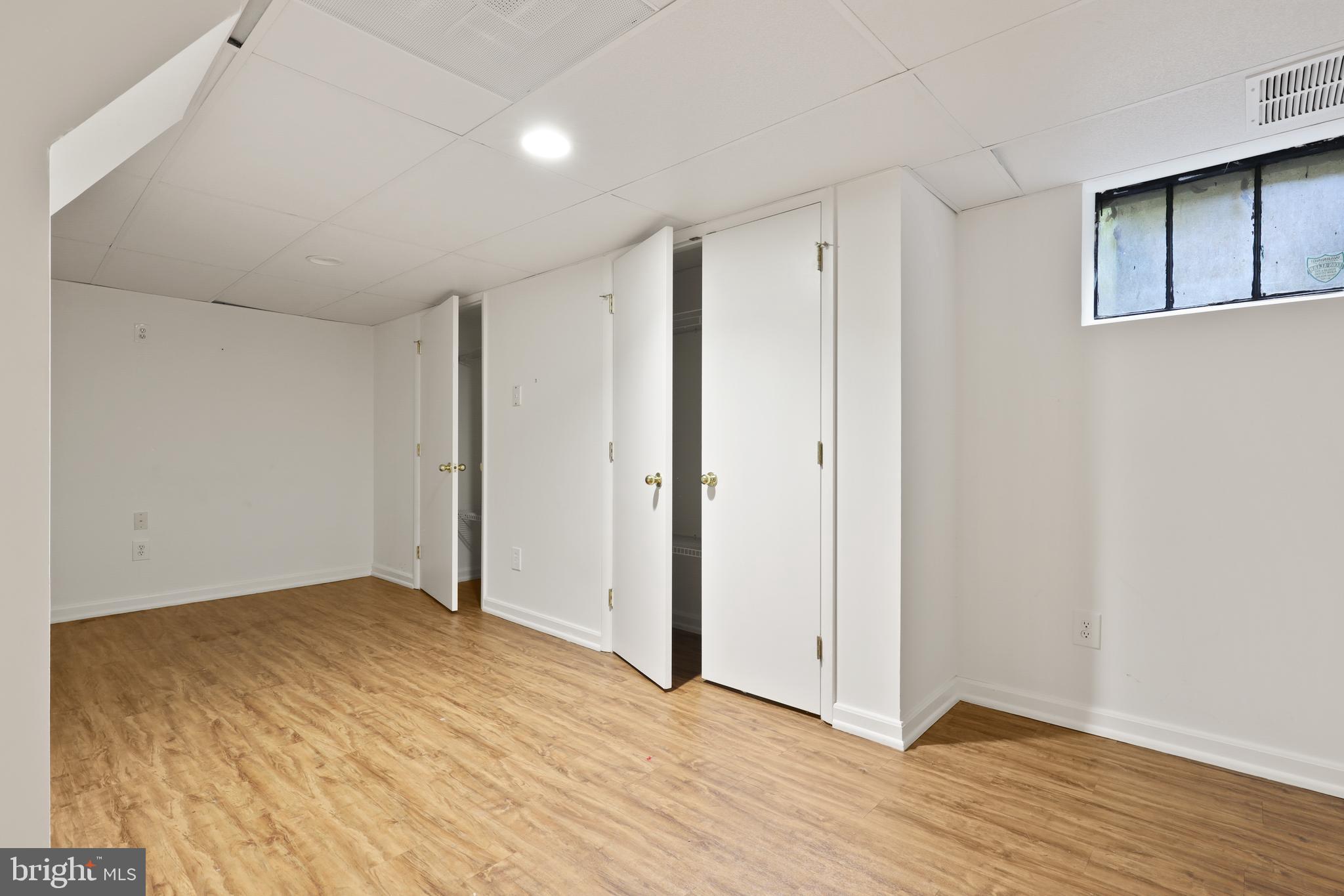 HELMSLEY COURT - Residential