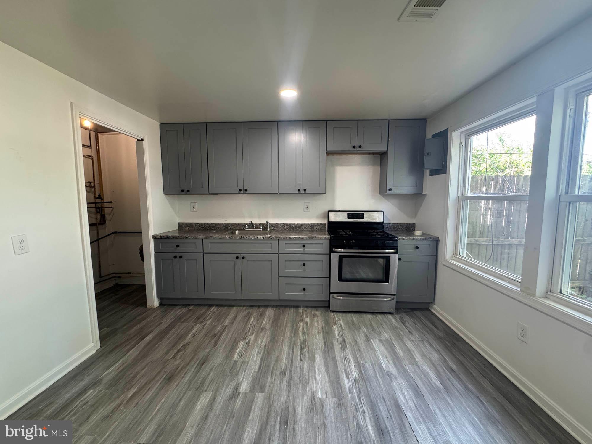 LAKELAND - Residential