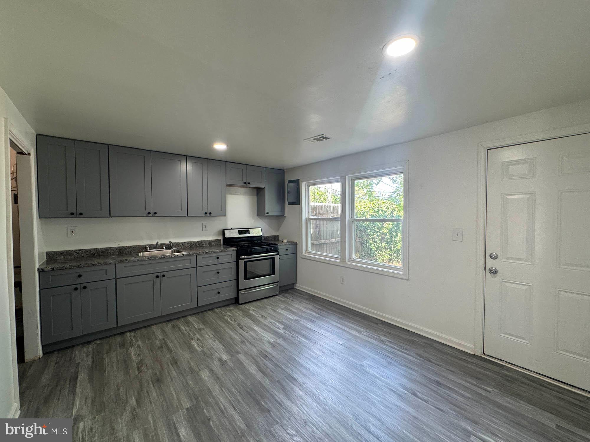 LAKELAND - Residential